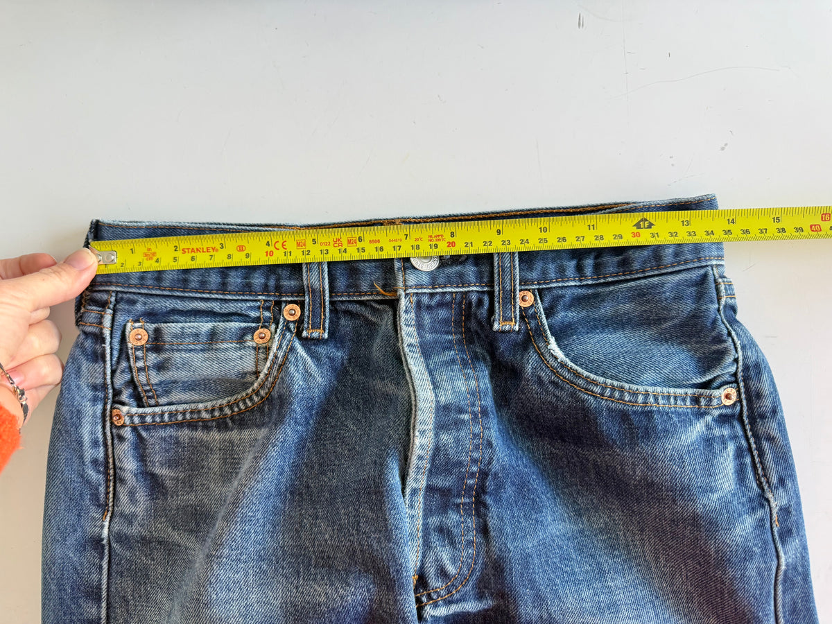 W27 L30 vintage Levis 501 dark blue 25/27” measured waist Y2K levis 501s