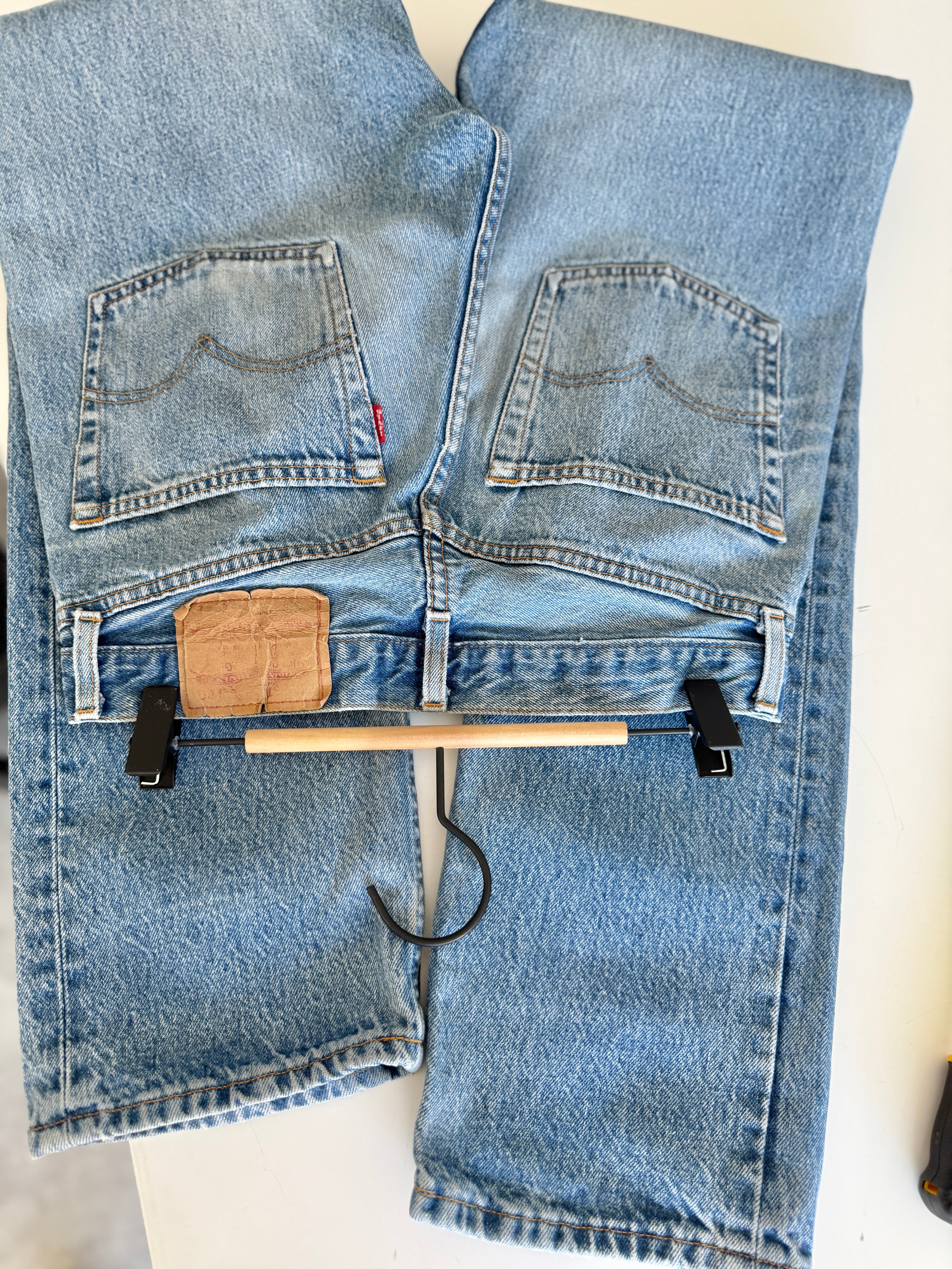 W29 L34 vintage Levis 501 28-29” measured medium faded blue 80s Levi’s 501s