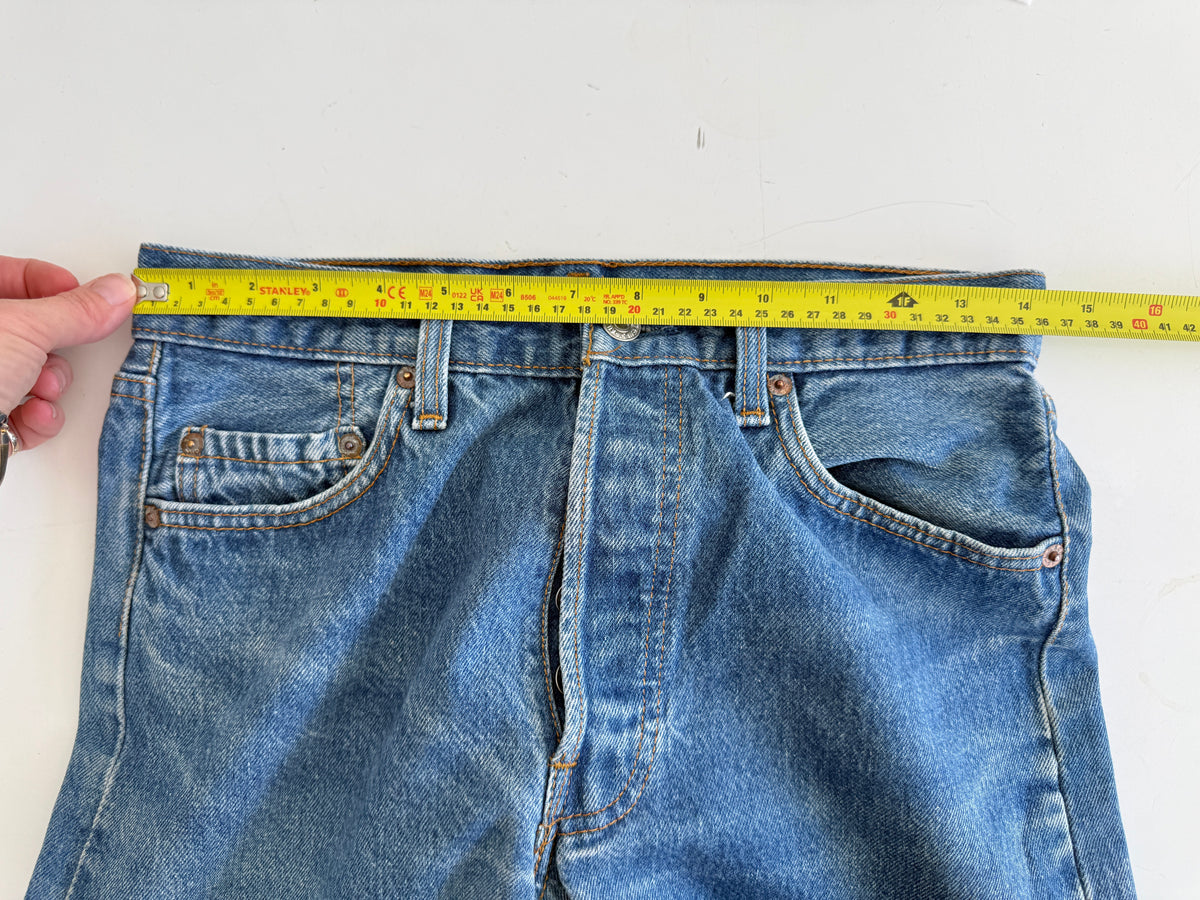 W28 L33 vintage Levis 501s 27/28” measured dark fade blue 501s 90s USA