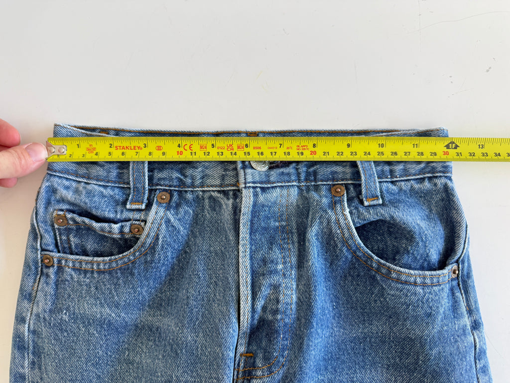 W23 L31 vintage Levis 701s 22/23” measured dark faded 701 80s USA