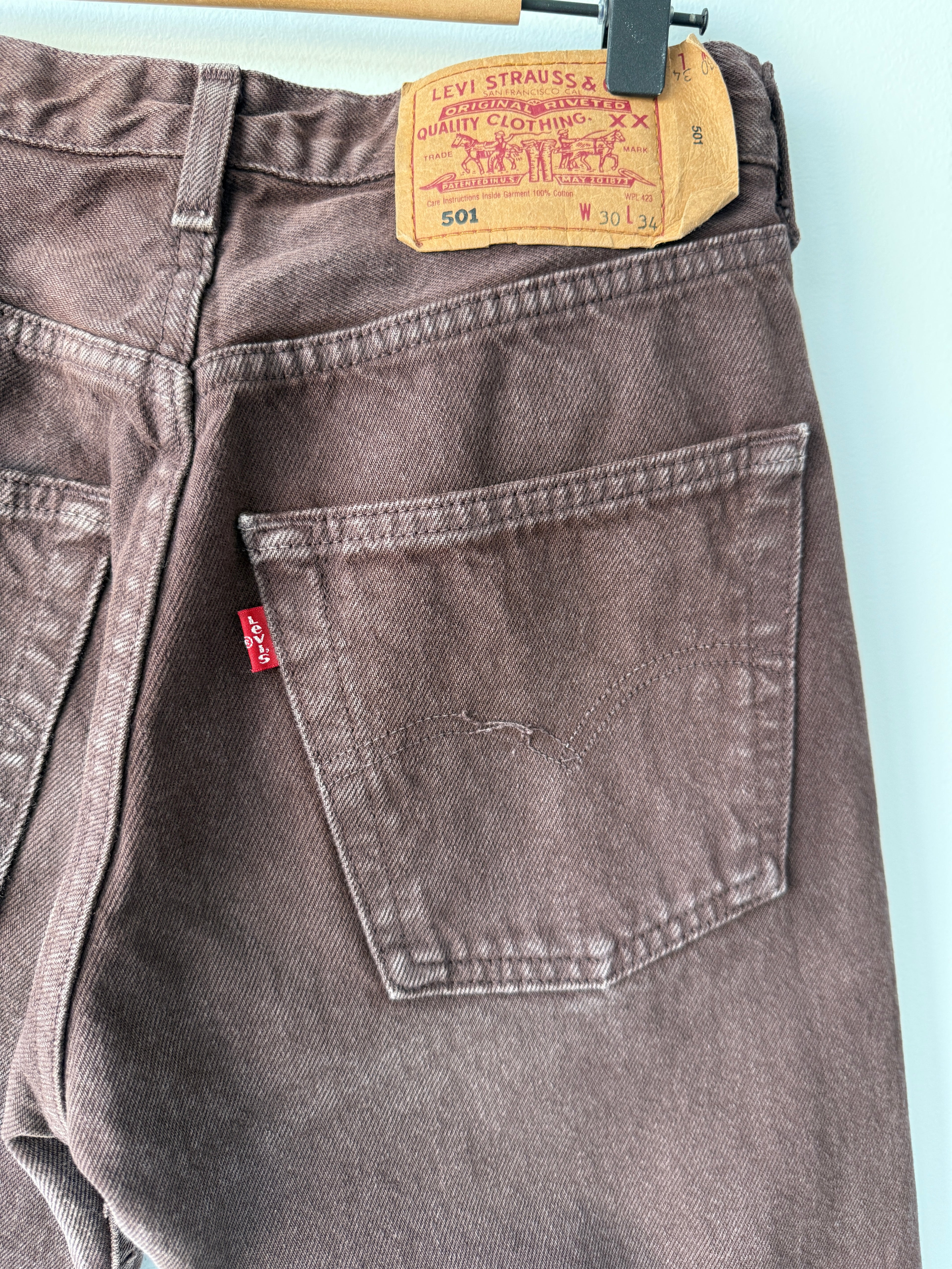 W27 L26 vintage Levis 501 26-27” dark brown 90s Levi’s 501s
