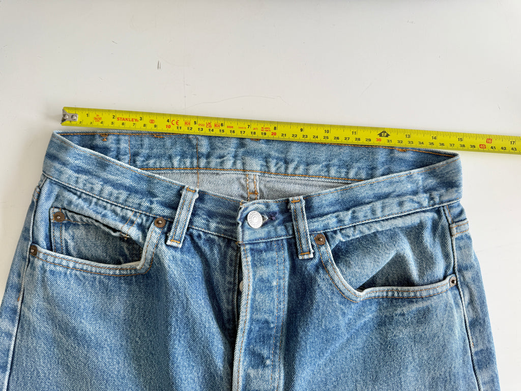 W30 L30 vintage Levis 501 dark faded blue 29/30” measured waist 501s 90s USA