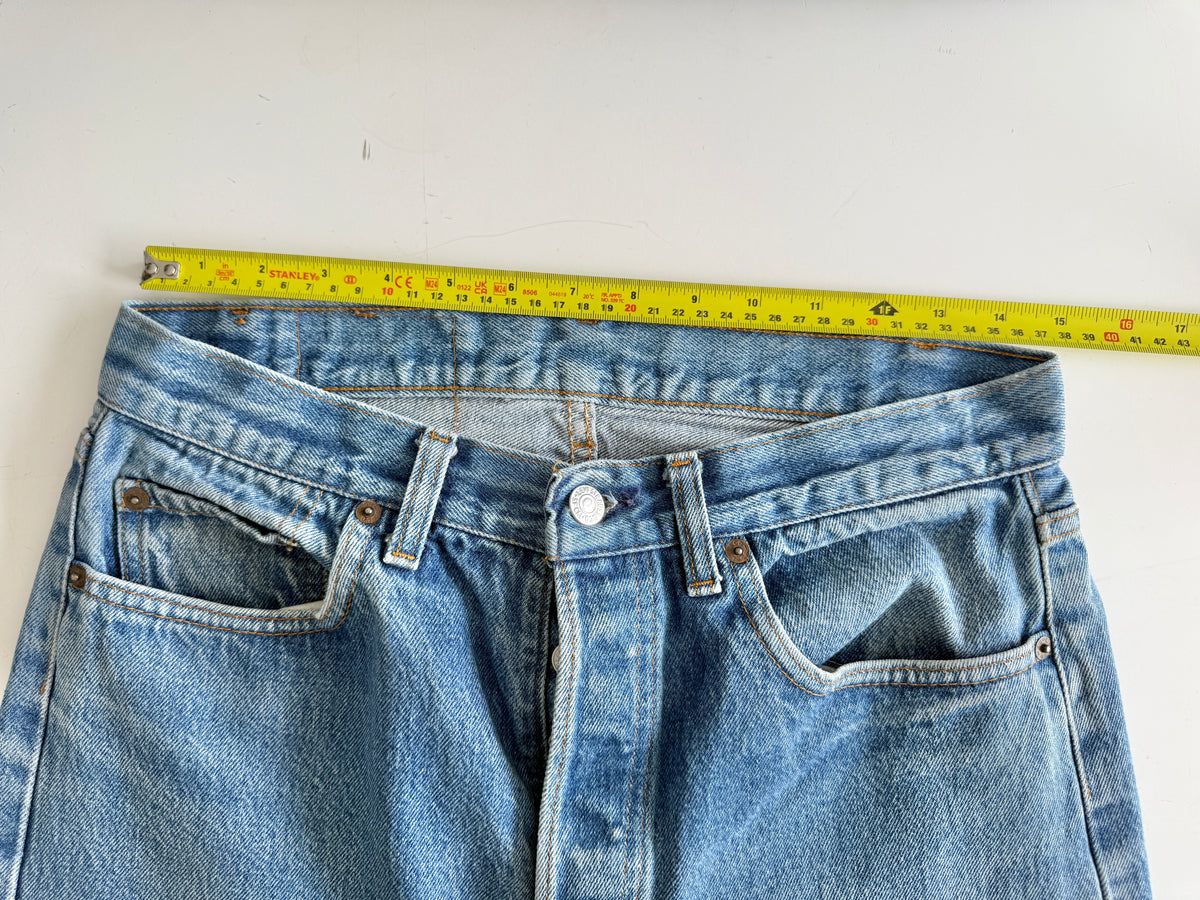 W30 L30 vintage Levis 501 dark faded blue 29/30” measured waist 501s 90s USA