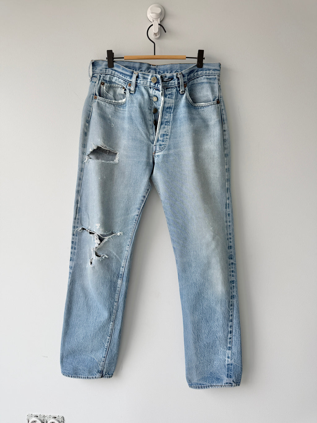 W31 L32 vintage Levis 501 30/31” measured light faded blue denim 70’s 501s USA button 6