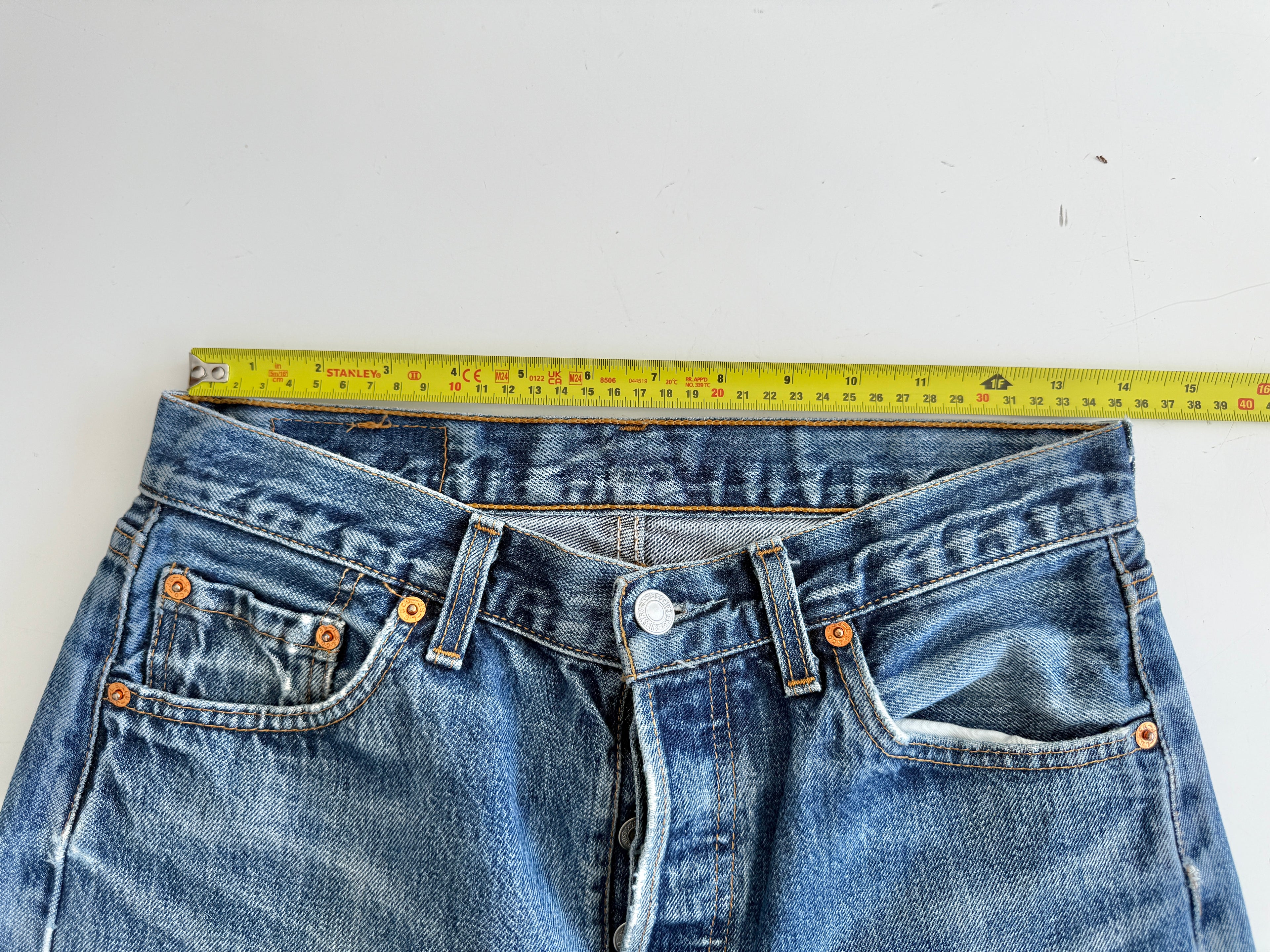 Soft W28 L31 vintage Levis 501 27/28” measured waist faded dark blue 501s 90s denim