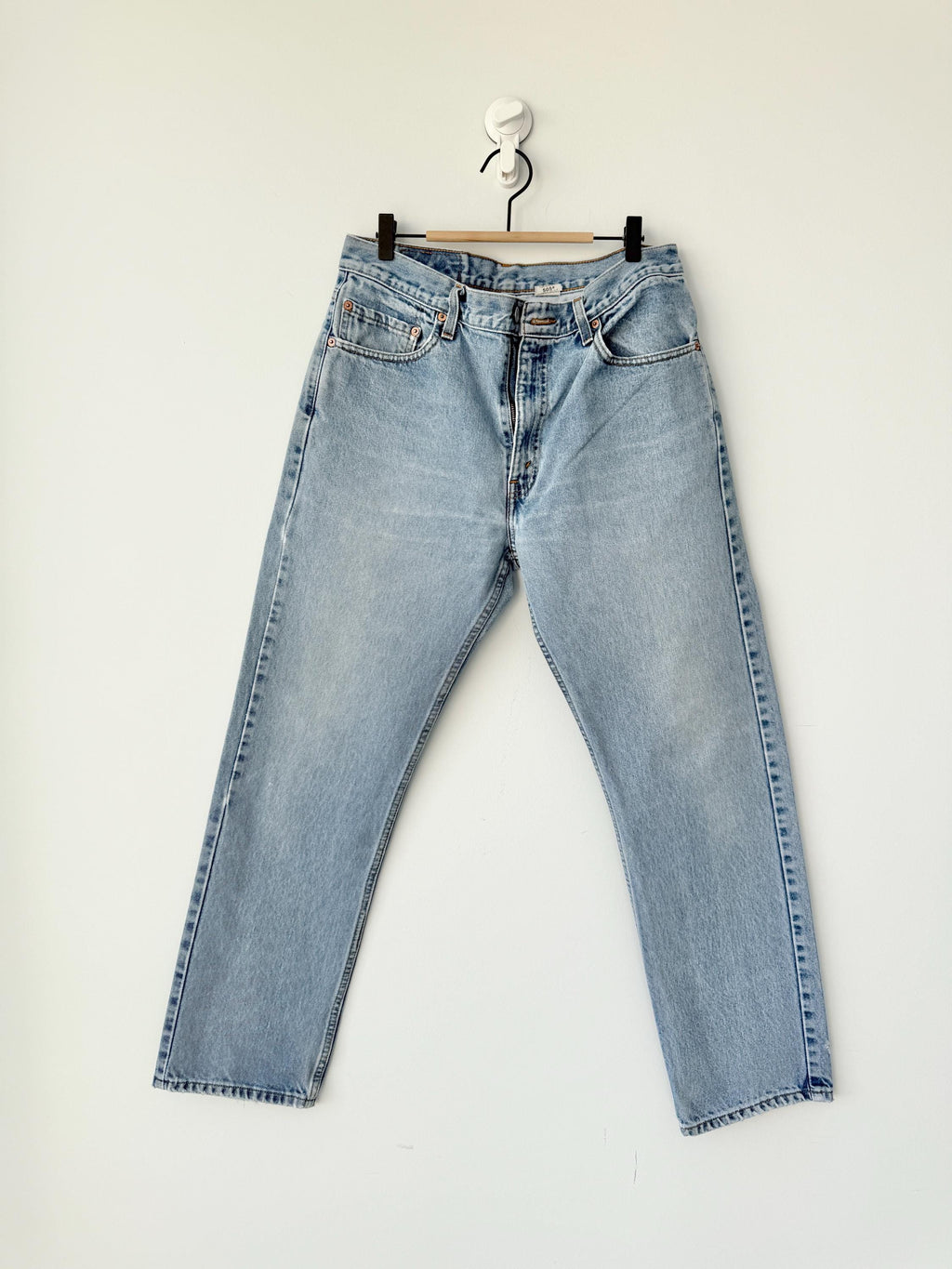 Levis 505s  vintage w30/32 L29 light faded blue 505s made in Columbia 90s straight leg jeans 505 30”/32” waist