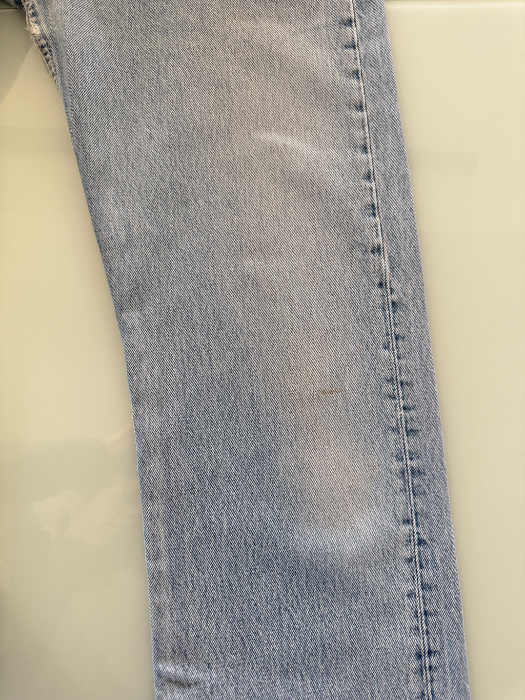 W31 L31 vintage Levis 501 30/31” measured lighter blue 90s USA Levi’s 501s