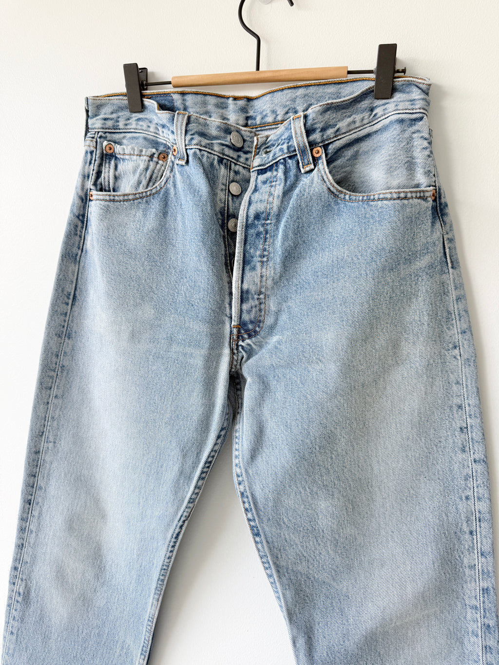 W29 L29 vintage Levis 501 29” light blue Levi’s 501s Y2K