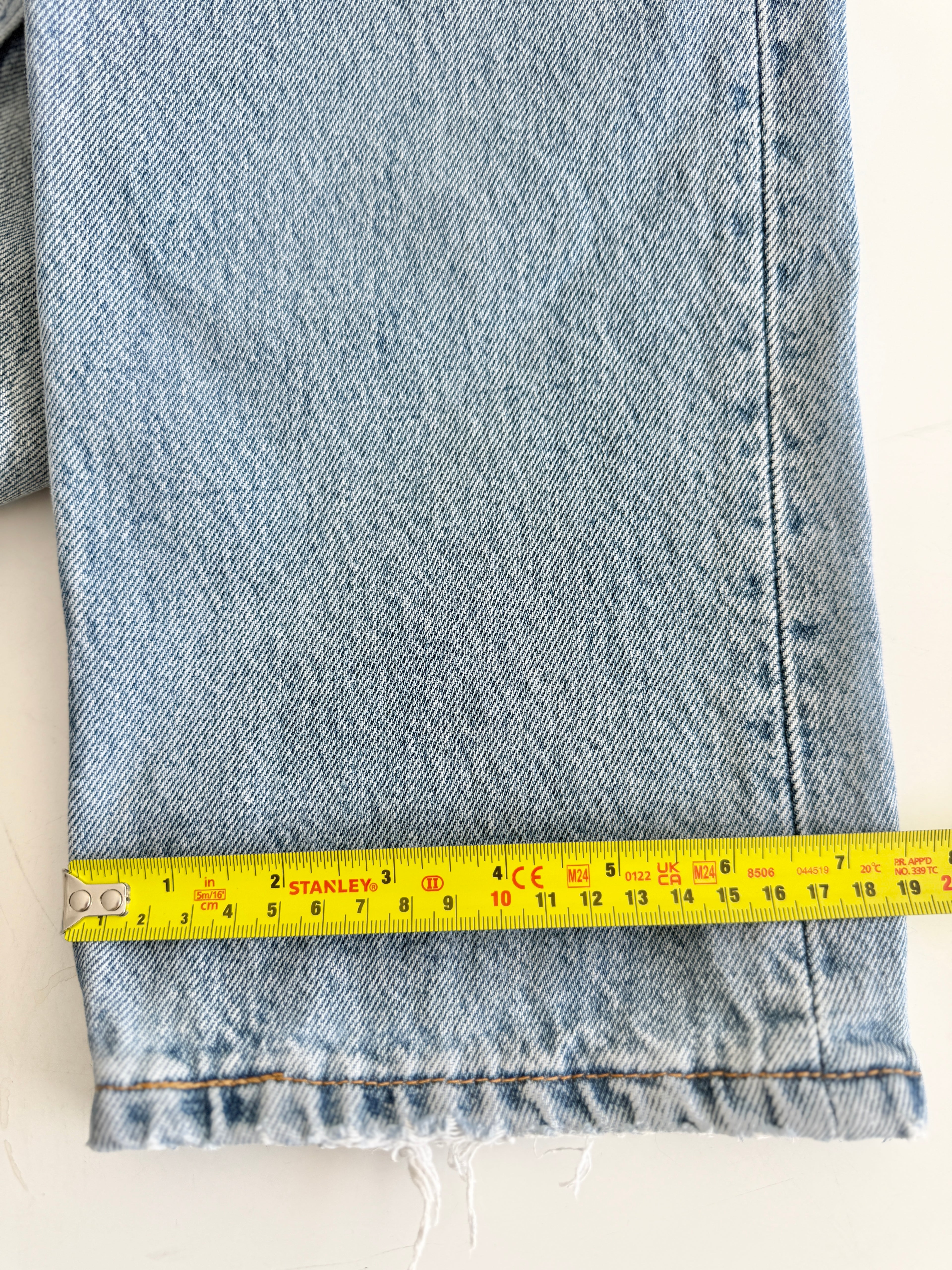 W29 L31 vintage Levis 501 28-29” measured light faded blue denim y2k levi’s 501s