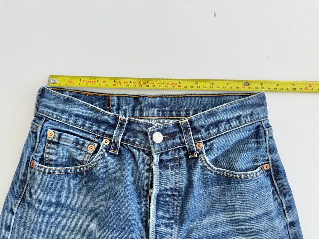 Softer W26 L29 vintage Levis 501 25/26” measured waist indigo faded blue 501s Y2K