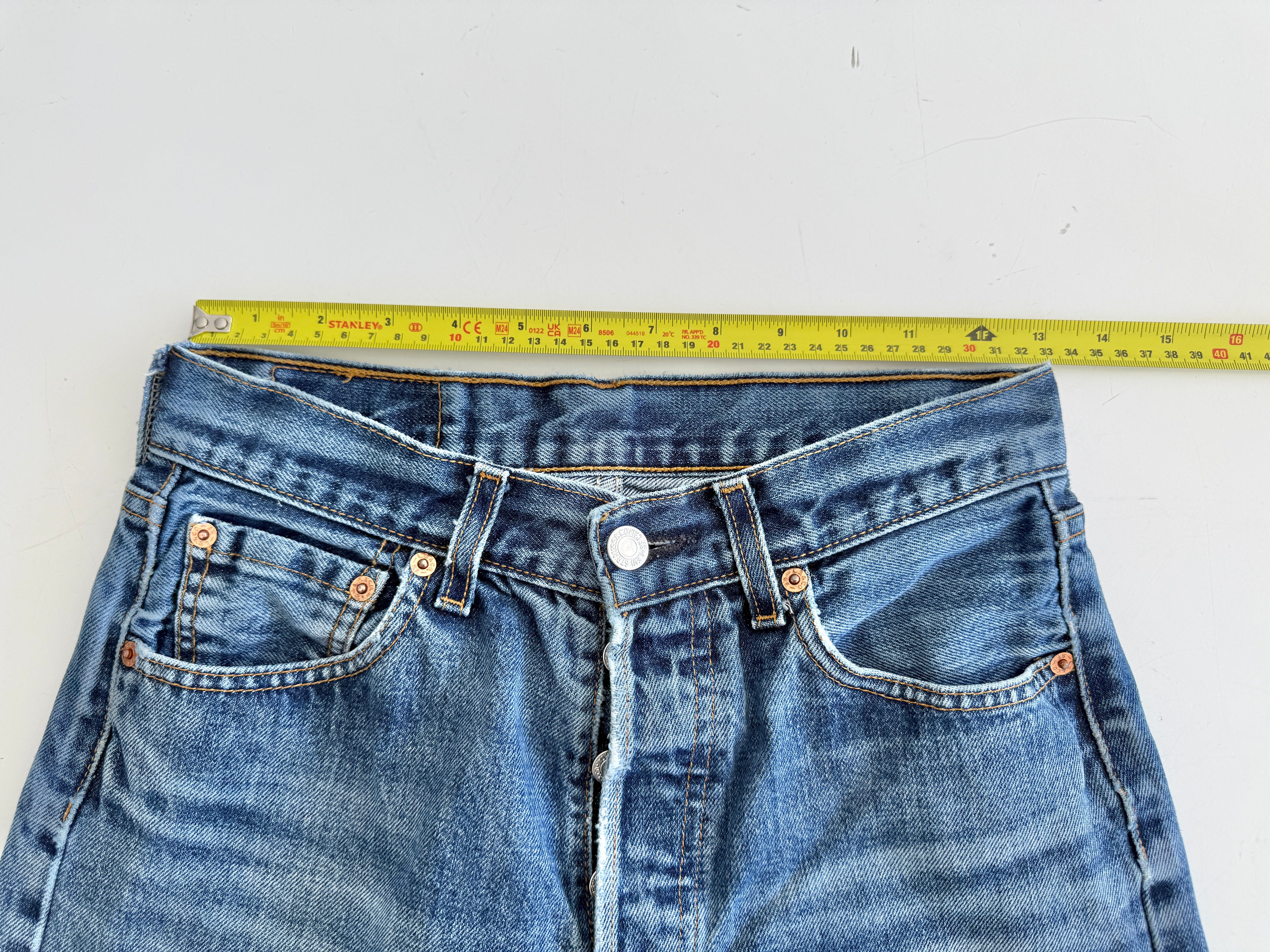 Softer W26 L29 vintage Levis 501 25/26” measured waist indigo faded blue 501s Y2K