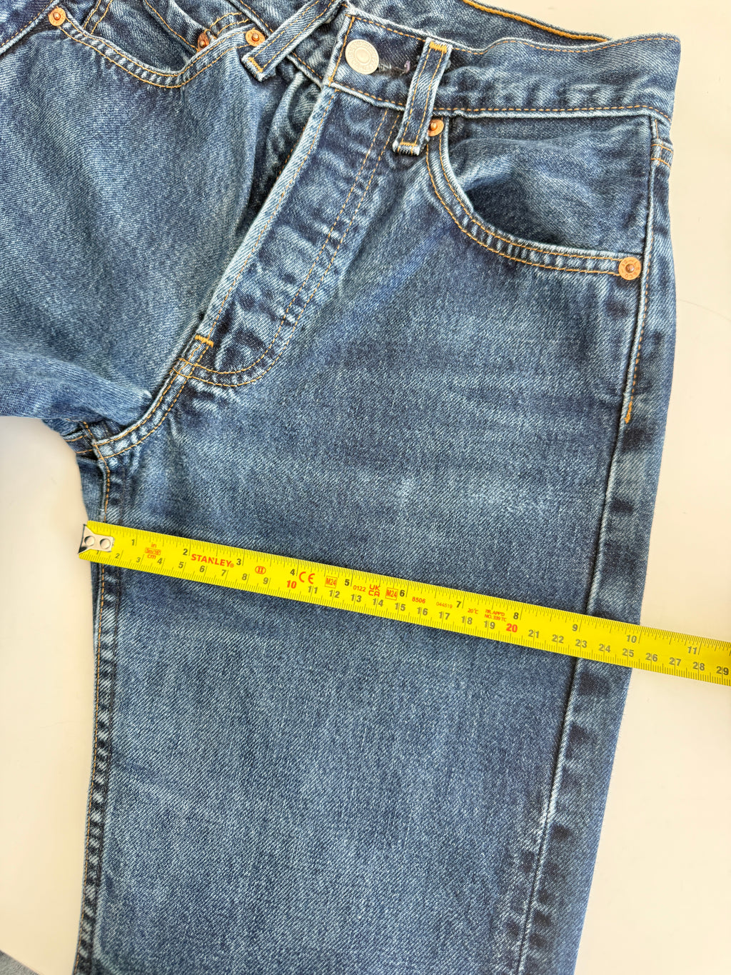 W24 L29 vintage Levis 501 23/24” measured waist dark indigo faded blue 501s