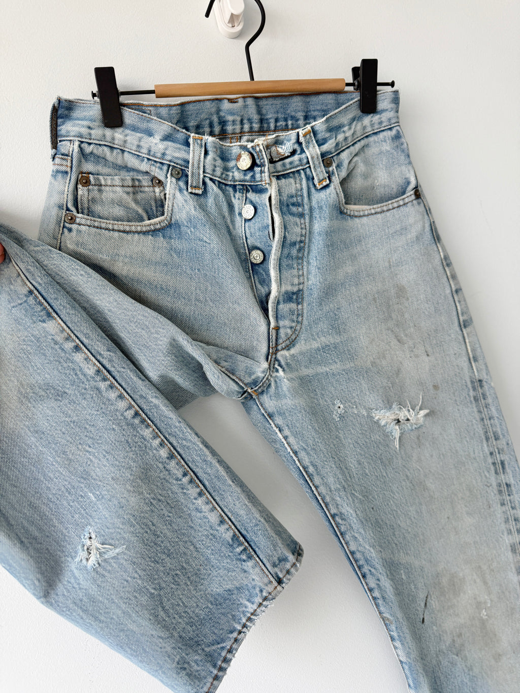 Selvedge W27 L30 vintage Levis 501 26/27” measured light blue faded 80s USA Levi’s 501s