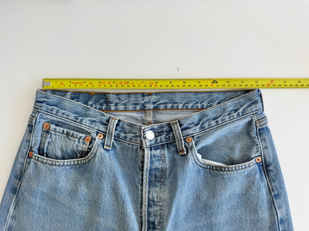 For Amanda - Soft W31 L30 vintage Levis 501 30/31” measured waist medium blue 501s Y2K