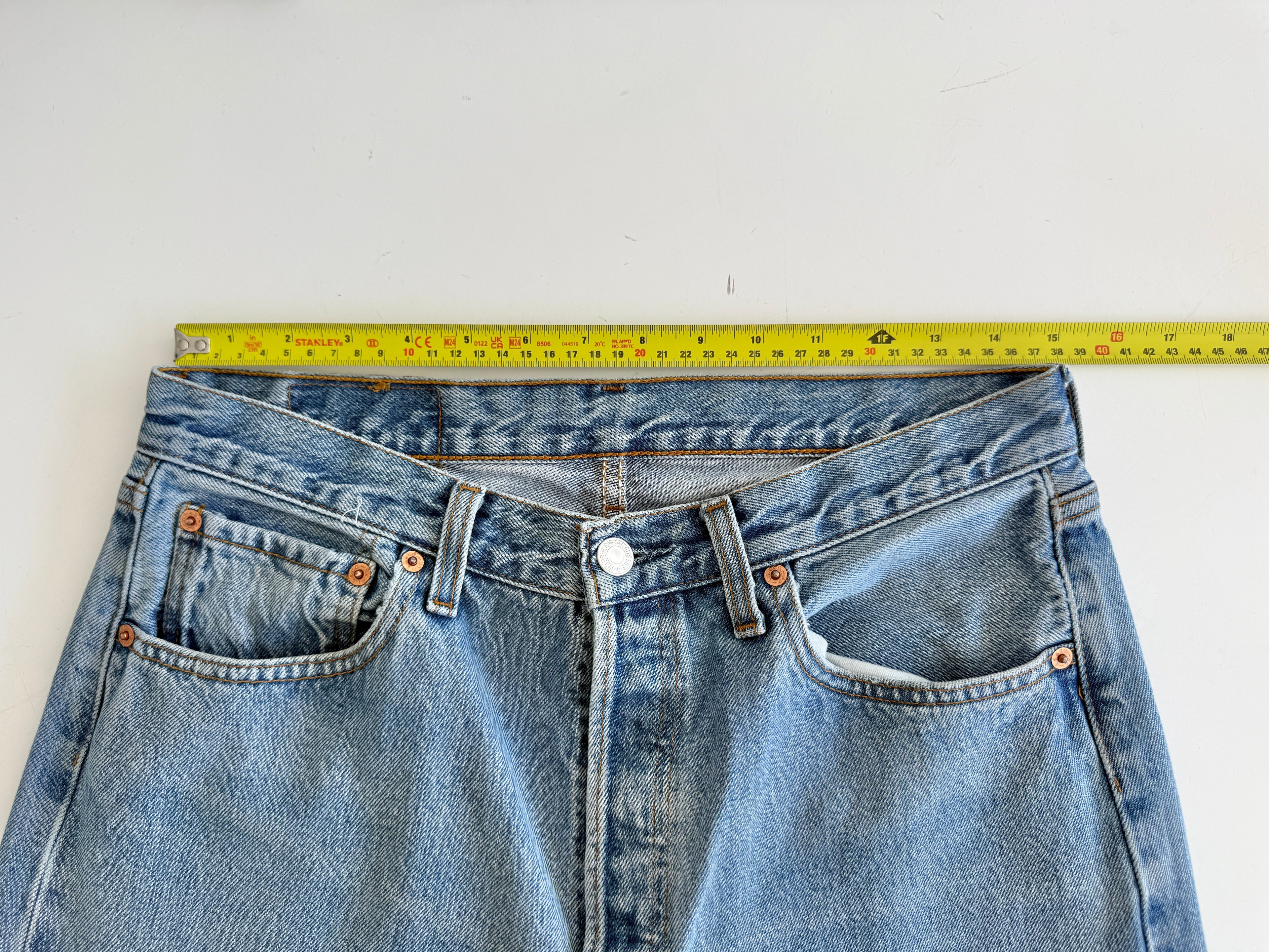 For Amanda - Soft W31 L30 vintage Levis 501 30/31” measured waist medium blue 501s Y2K
