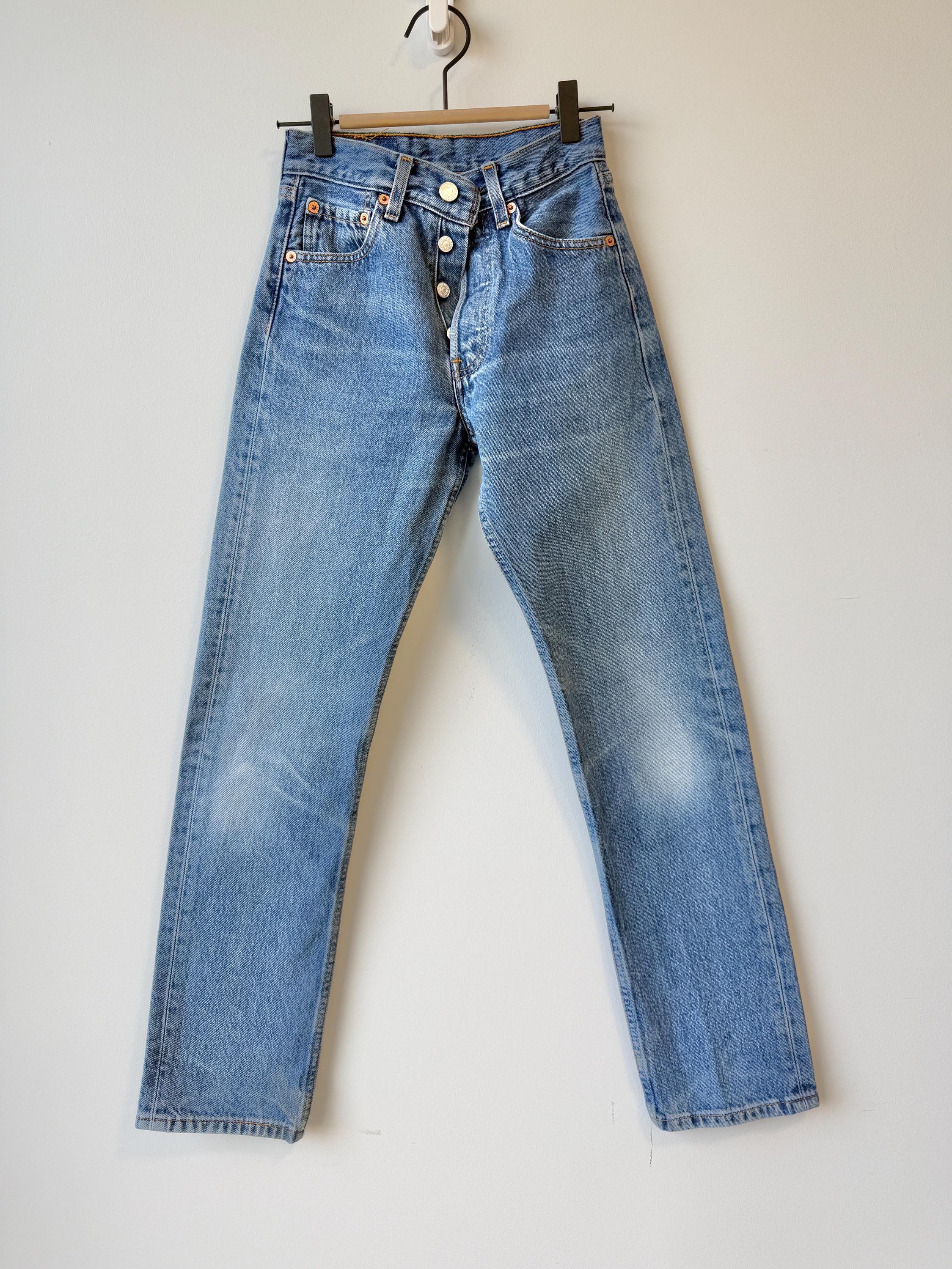 Levis 501 vintage w23 L29 medium blue 501s made 90s straight leg jeans 501 22”/23” waist (febuk)