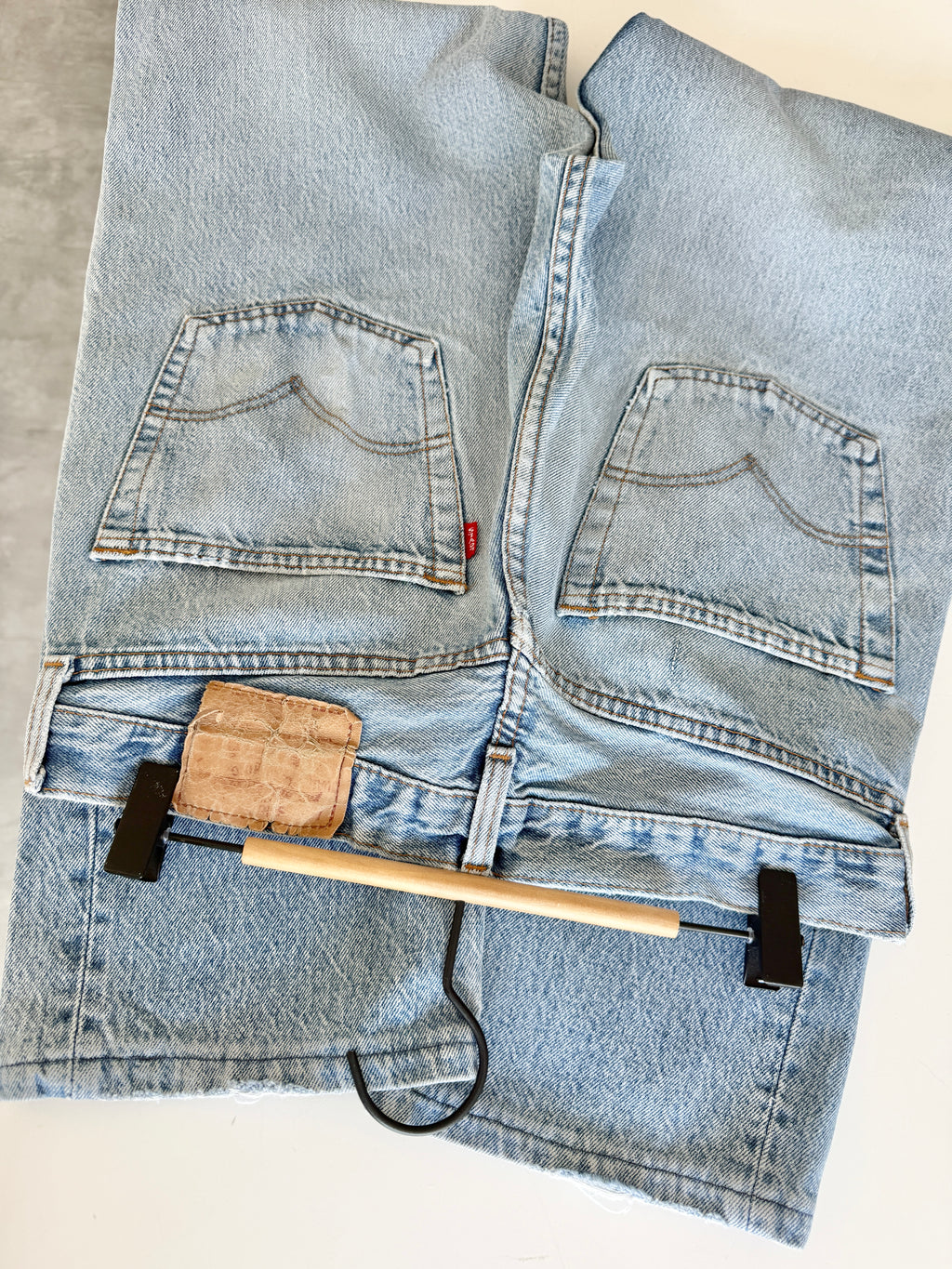 W31 L30 vintage Levis 501 30/31” measured waist light blue 501s made in 80s