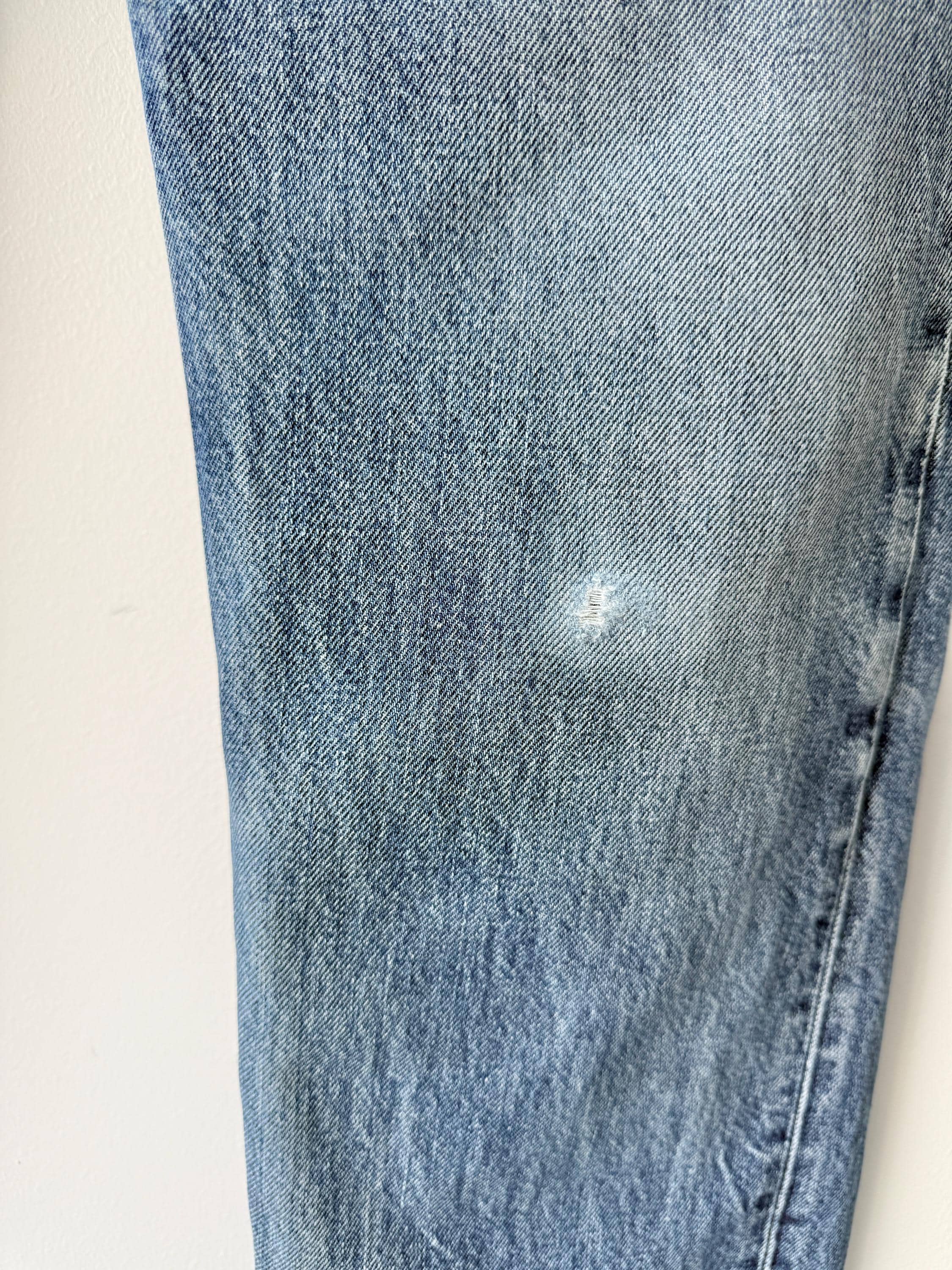 W30 L33 vintage Levis 501 29-30” measured whiskers faded dark blue made in 90s