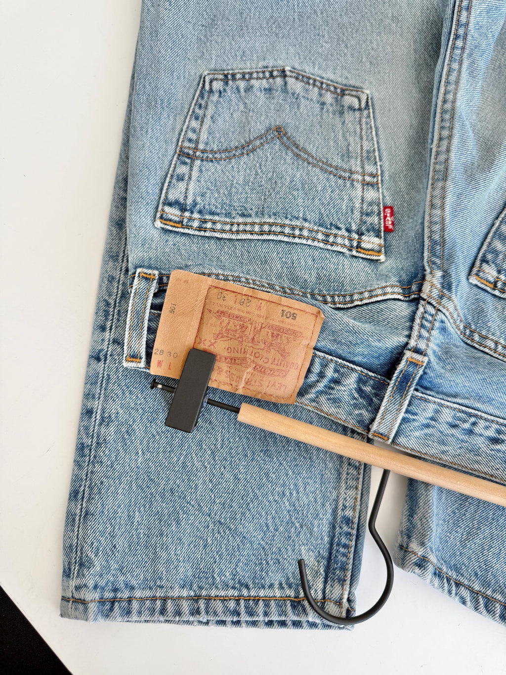 W27 L29 Levis 501 vintage 26-27” measured waist medium blue made in USA 90s for women tag