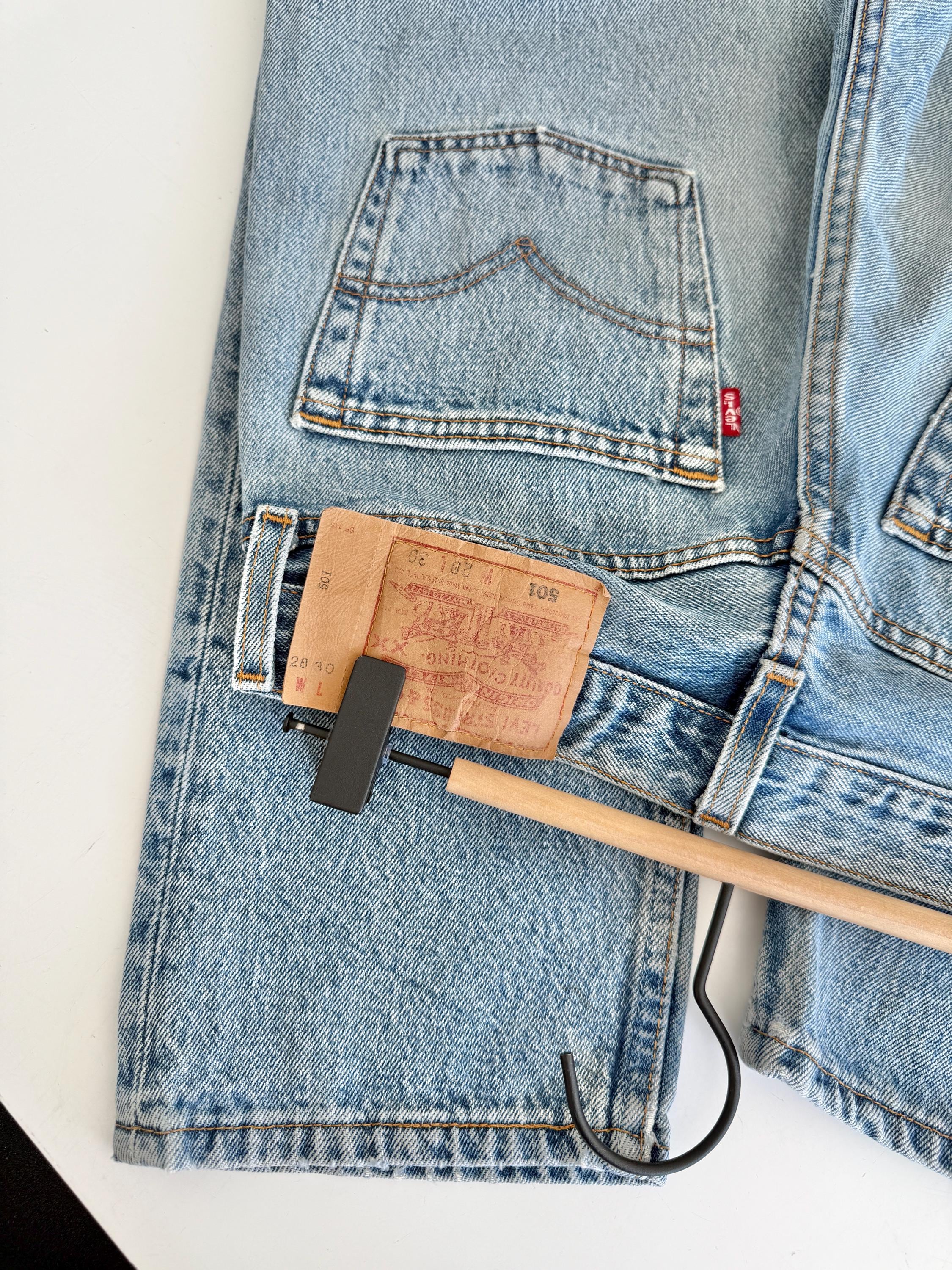 W27 L29 Levis 501 vintage 26-27” measured waist medium blue made in USA 90s for women tag