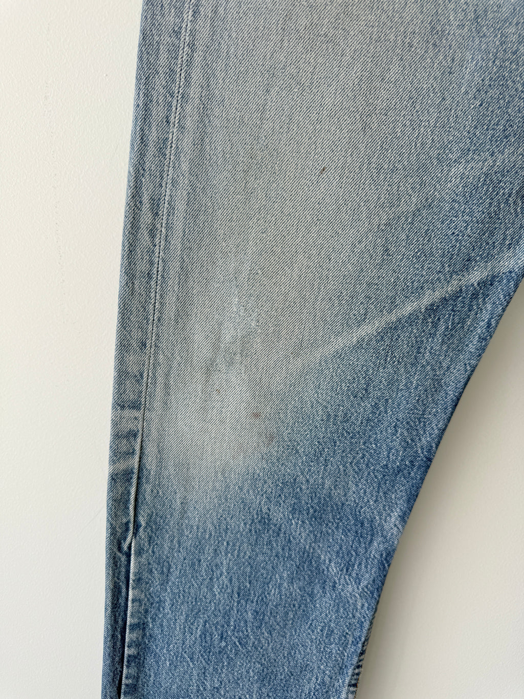 W30 L31 vintage Levis 501 29/30” measured waist medium faded blue 80s 501s