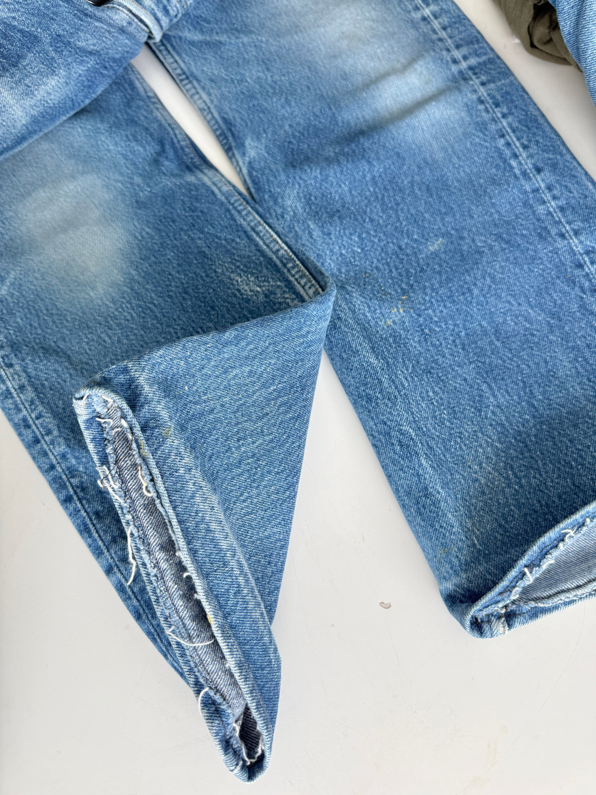 W29 L29 vintage Levis 501 dark faded blue 28/29” measured waist 501s 90s USA