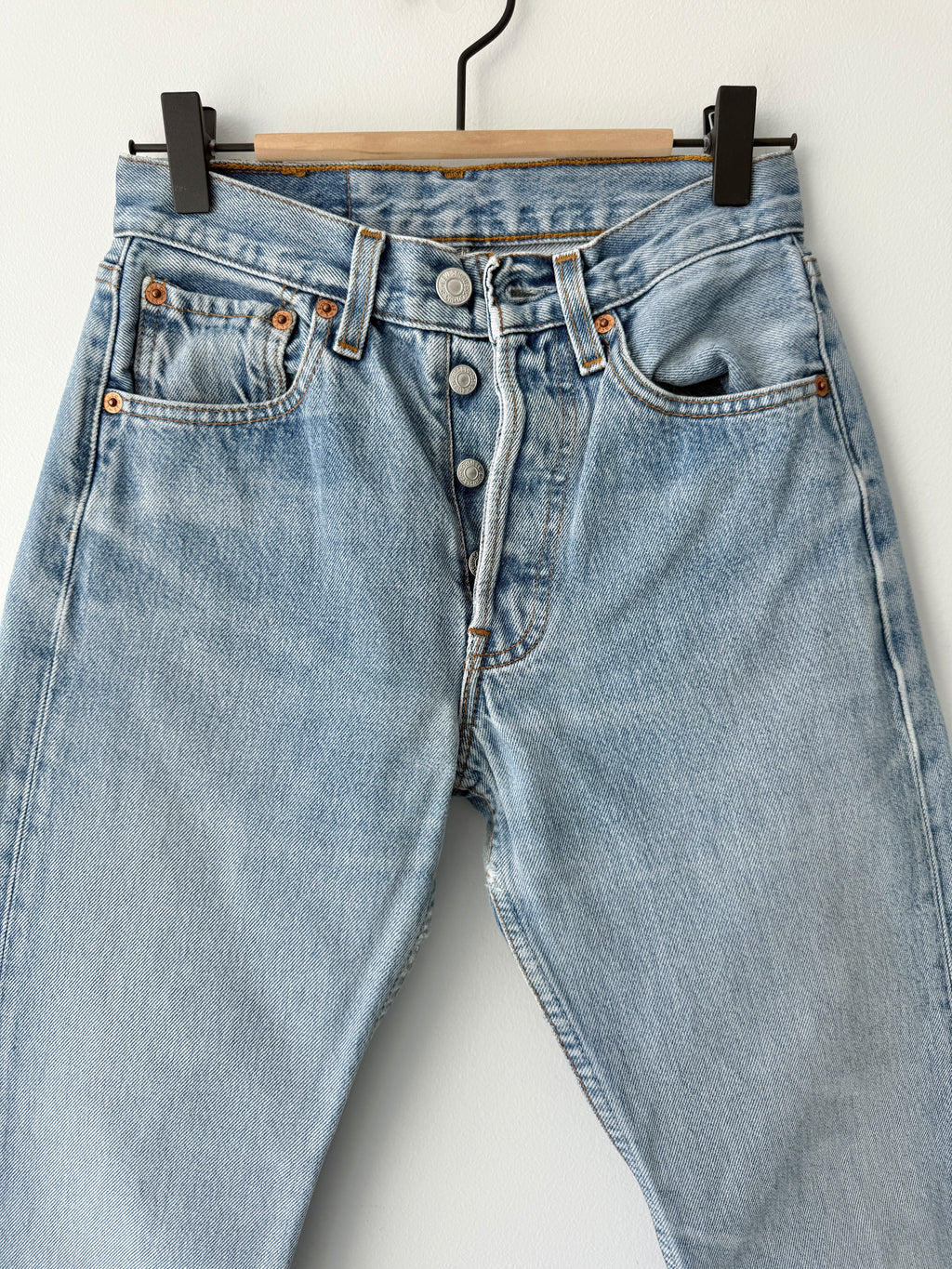 W24 L27 vintage Levis 501s 22/24” measured light blue 501s 90s