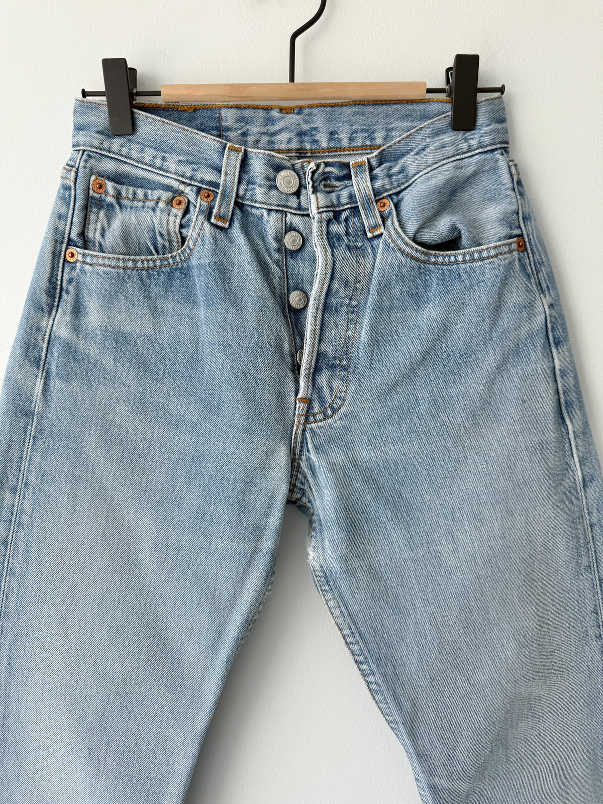W24 L27 vintage Levis 501s 22/24” measured light blue 501s 90s