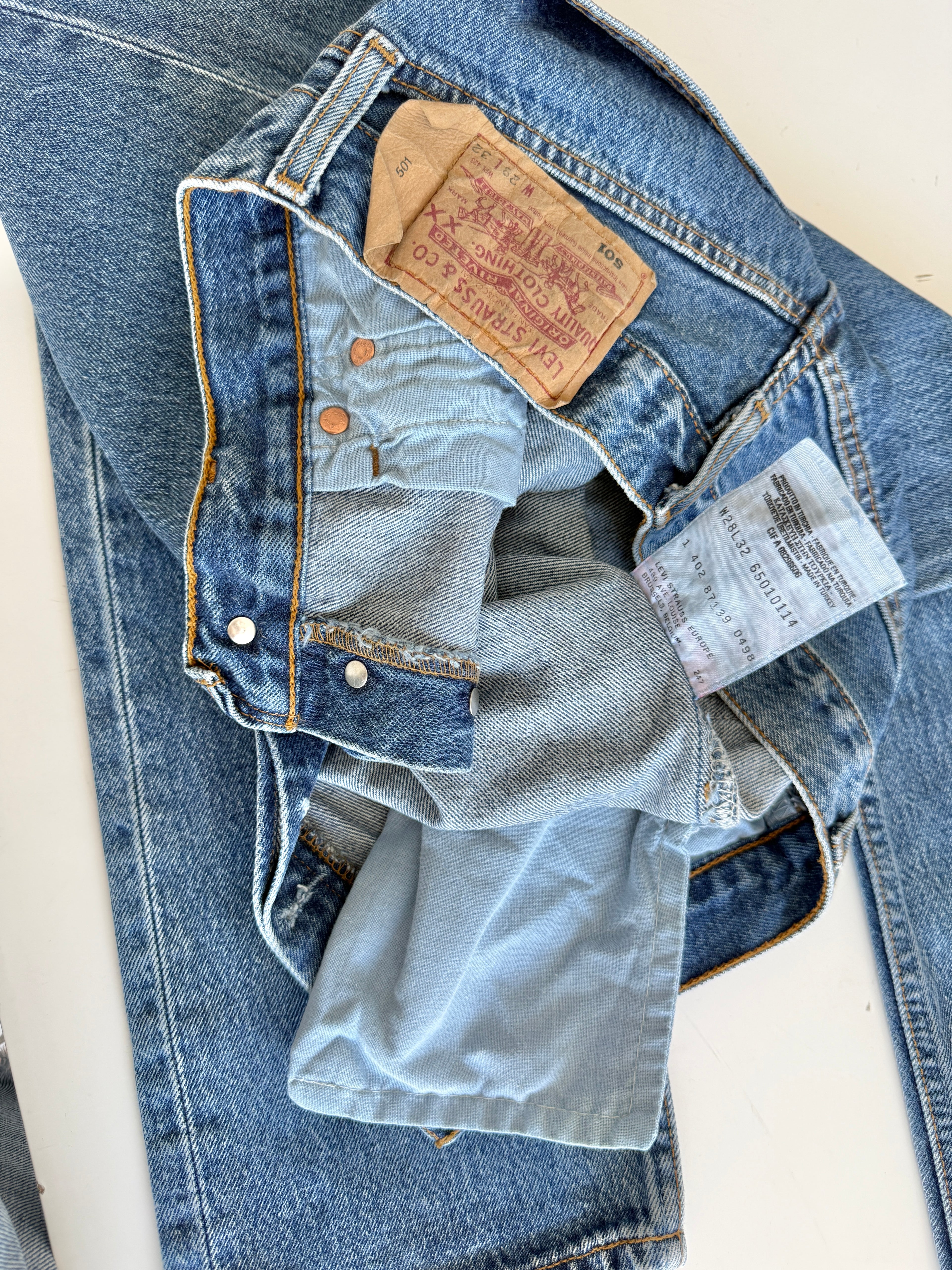 W26 L32 vintage Levis 501 25/26” measured waist dark blue 501s 90s -nl