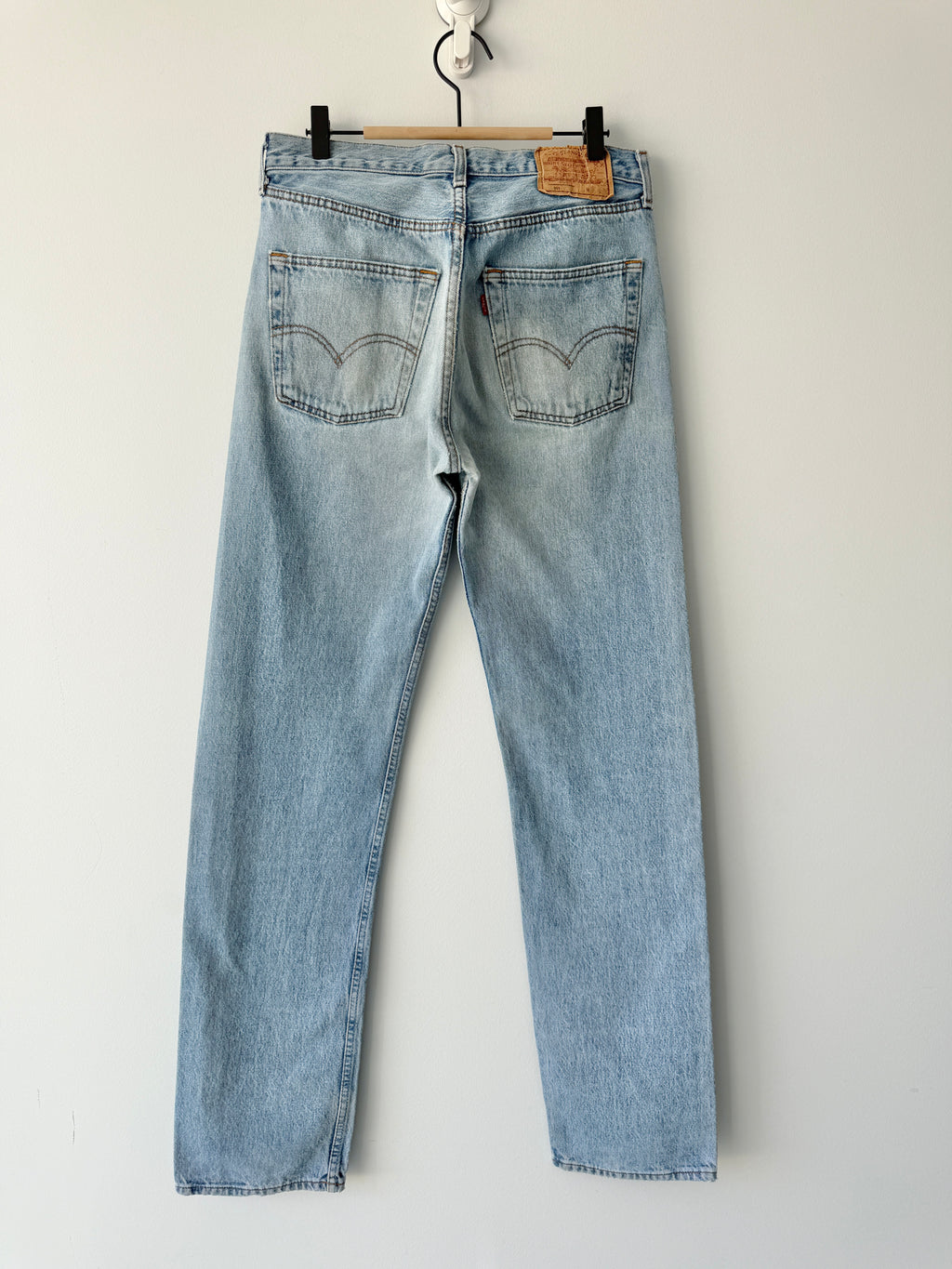 W29 L35 vintage Levis 501 28-29” measured light blue faded 90s denim Levi’s 501s