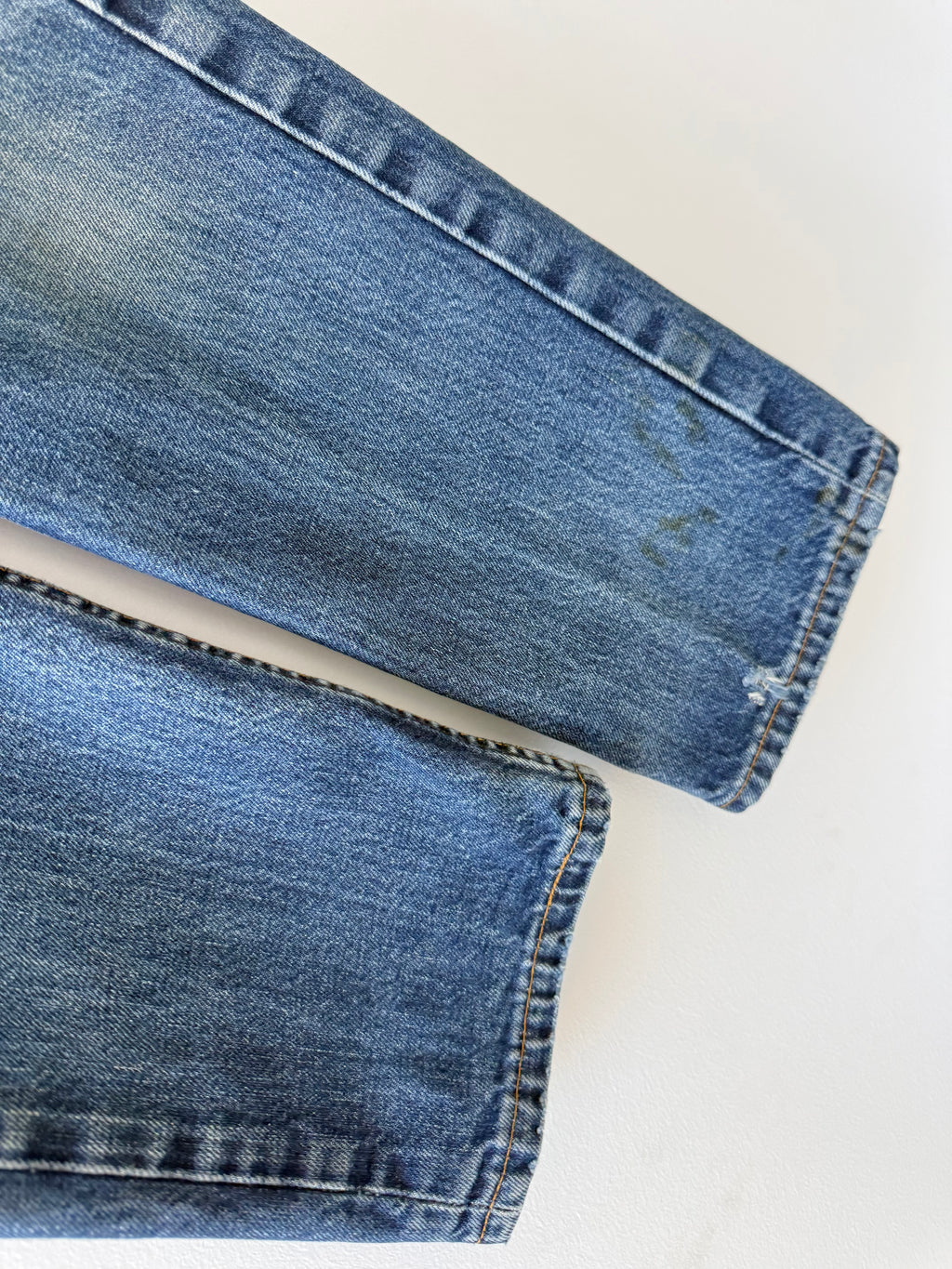 W26 L30 vintage Levis 501 dark blue 25/26” measured waist Y2K levis 501s