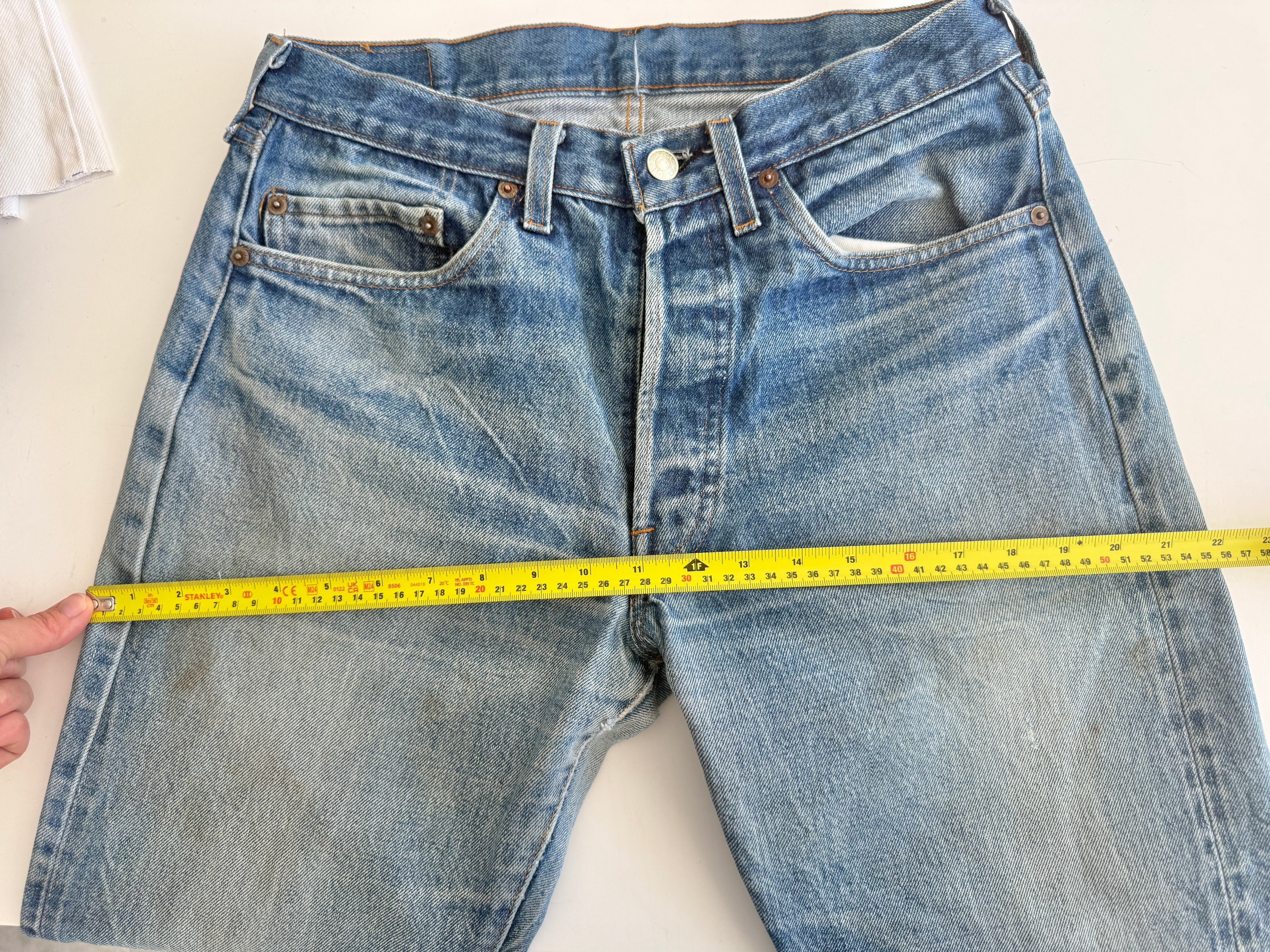 W30 L27 vintage Levis 501 29/30” measured waist dark faded blue 501s USA 80s