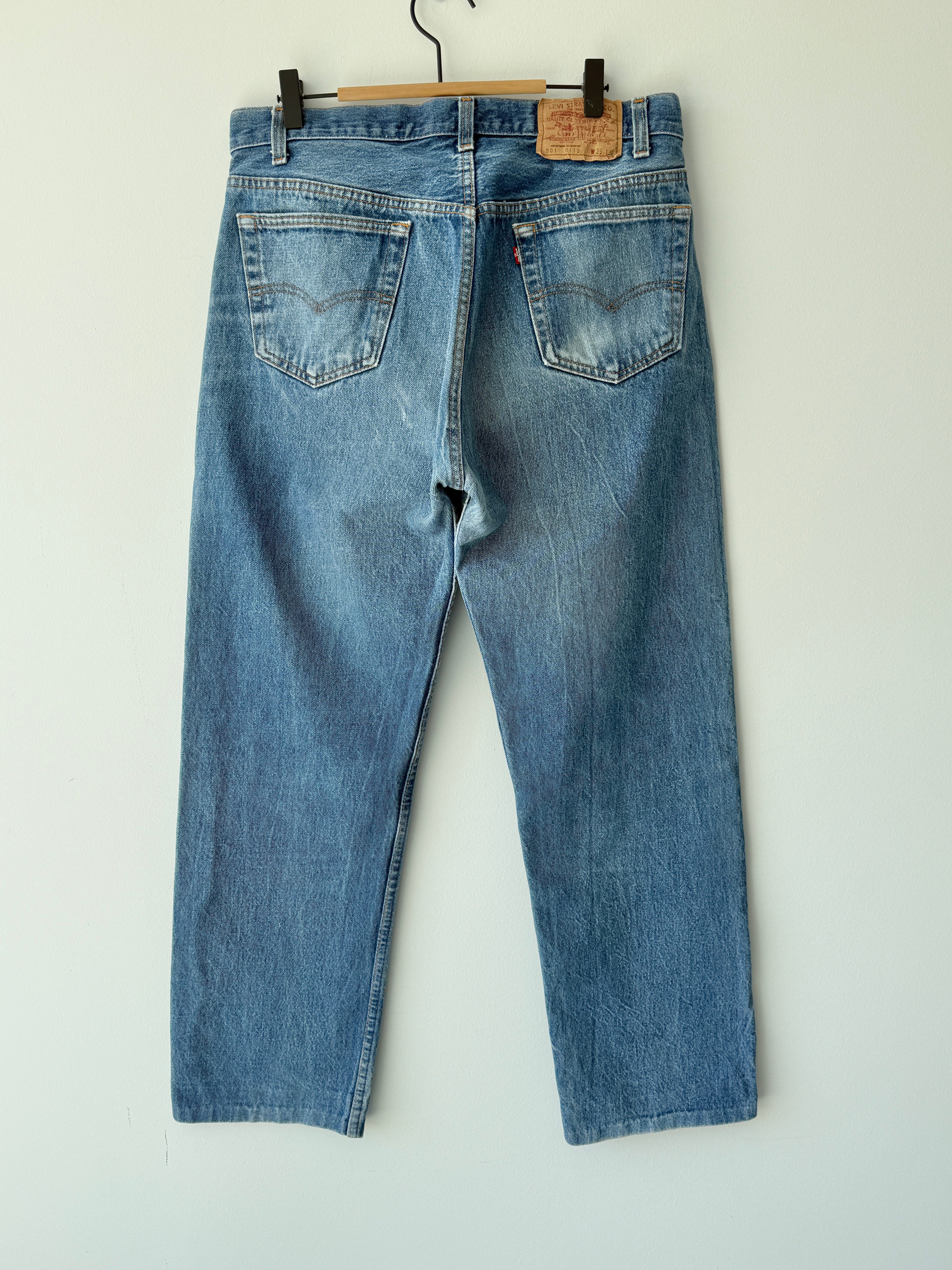 W33 L29 vintage Levis 501 32/33” dark blue faded Levi’s 501s USA 80s