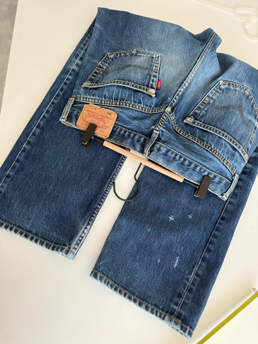W33 L29 vintage Levis 501 32-33”” measured dark indigo denim whiskers Y2K 501s