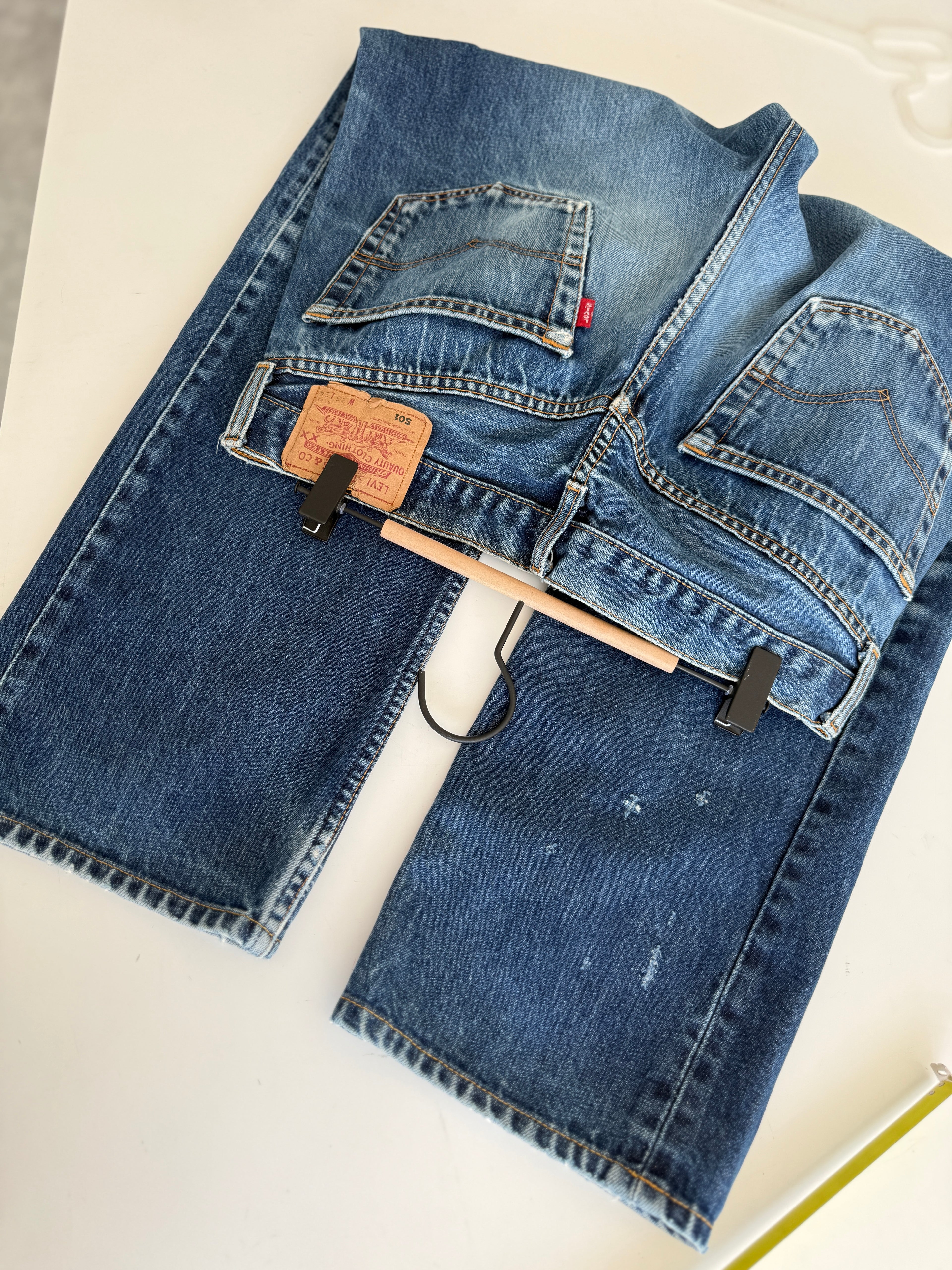 W33 L29 vintage Levis 501 32-33”” measured dark indigo denim whiskers Y2K 501s