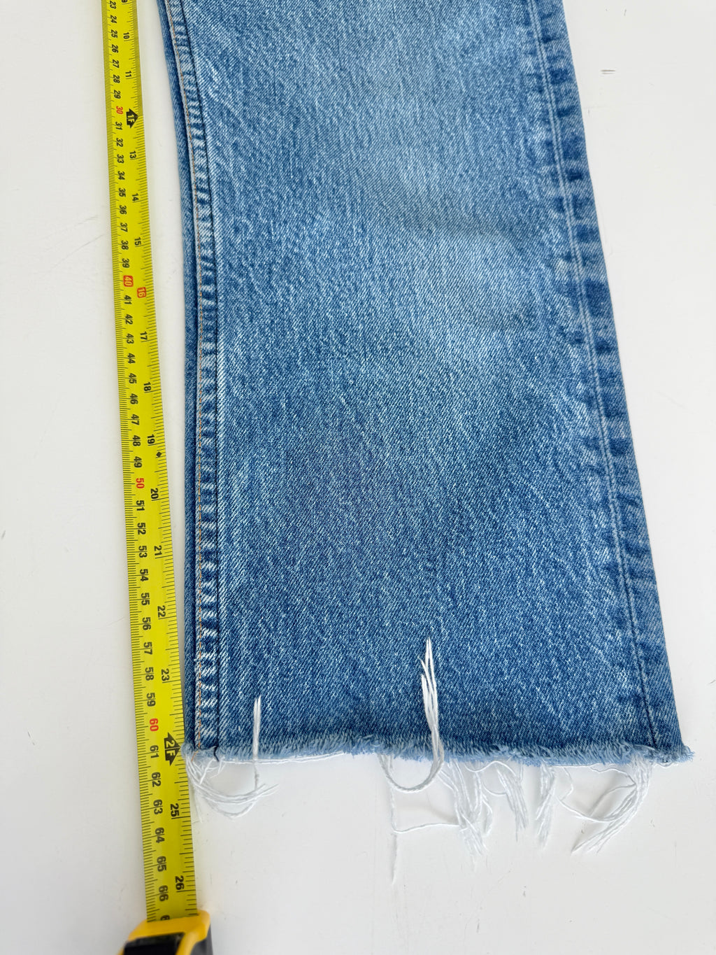 W26 L24 vintage Levis 501 25/26” dark blue faded Levi’s 501s USA 80s