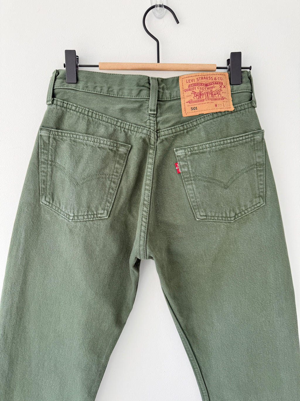 W26 L31 vintage Levis 501 khaki green 25/26” measured waist 501s 90s