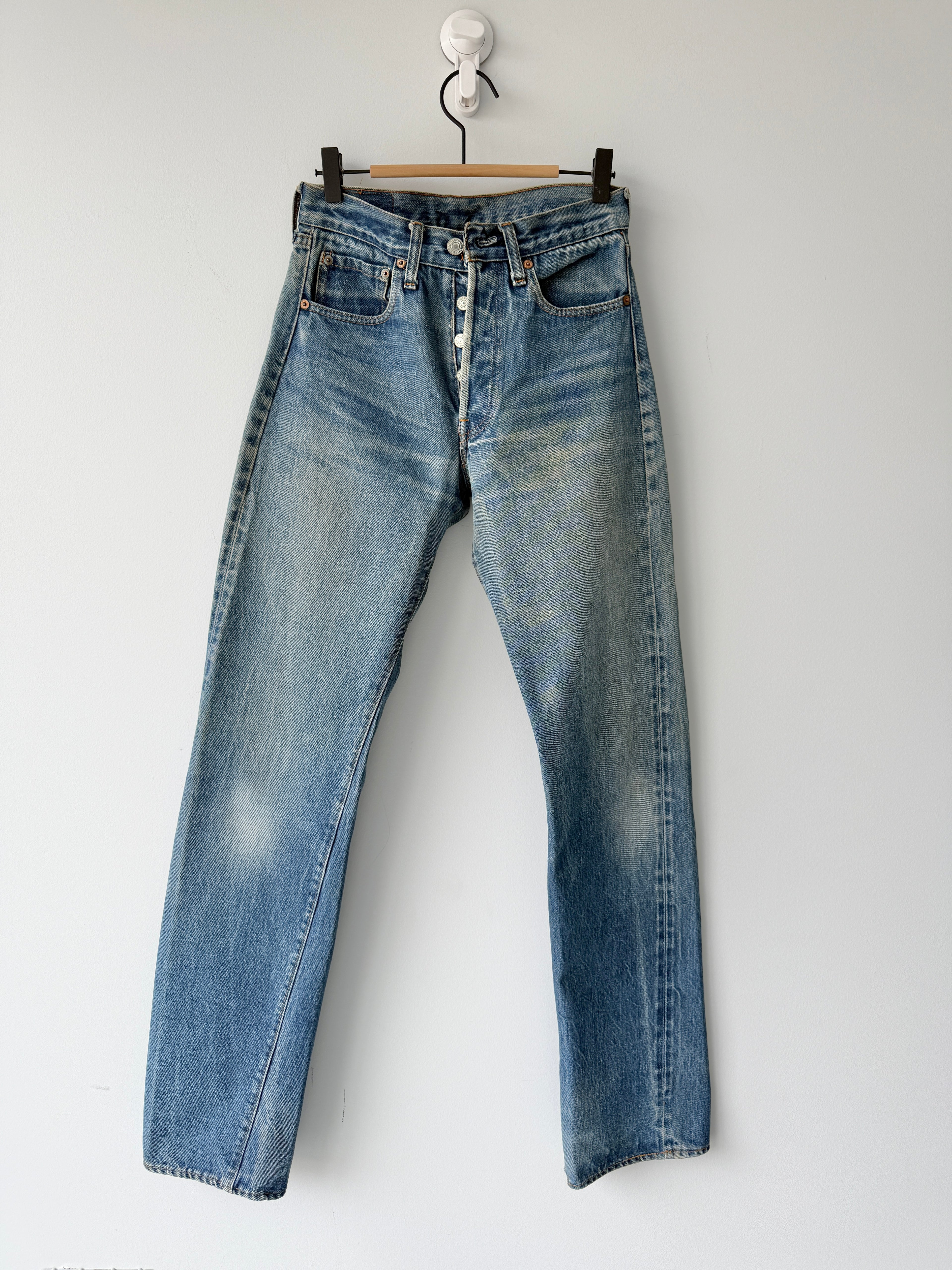 Selvedge W26 L34 vintage Levis 501 25/26” measured medium blue faded 80s USA Levi’s 501s