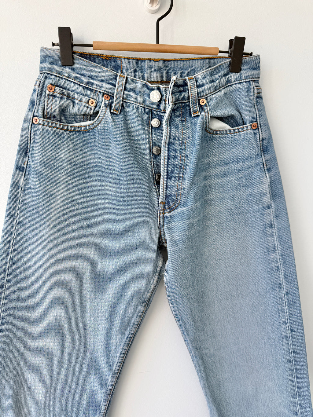W25 L29 vintage Levis 501 24/25” measured denim medium faded blue 90’s levi’s 501s