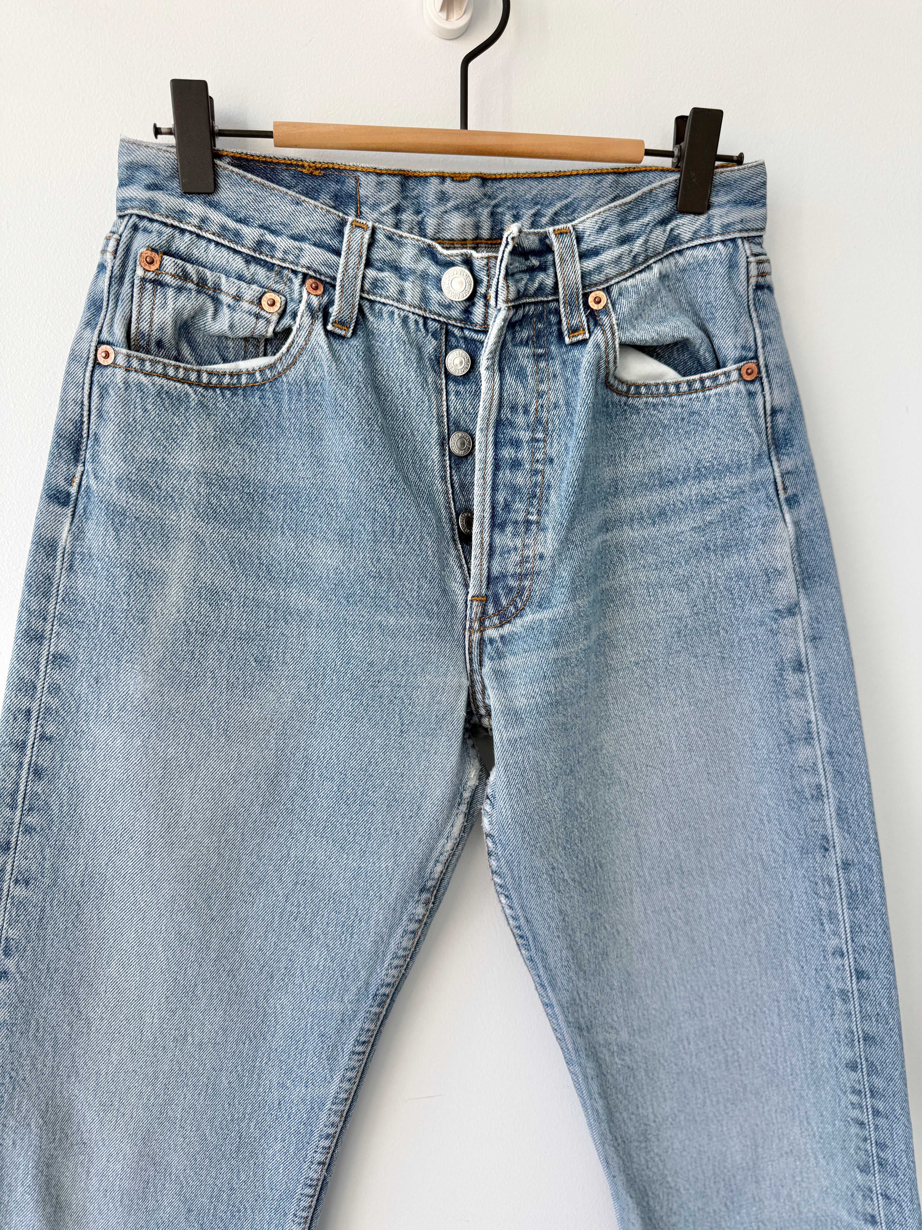 W25 L29 vintage Levis 501 24/25” measured denim medium faded blue 90’s levi’s 501s