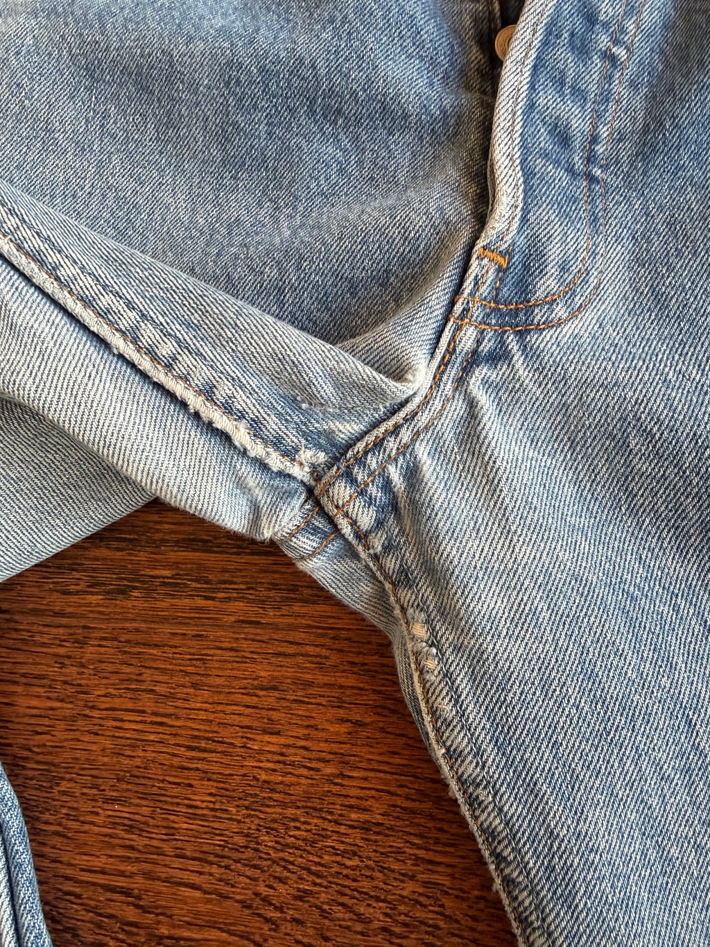 W32 L33 vintage Levis 501s 31/32” measured medium blue faded Y2K 501s