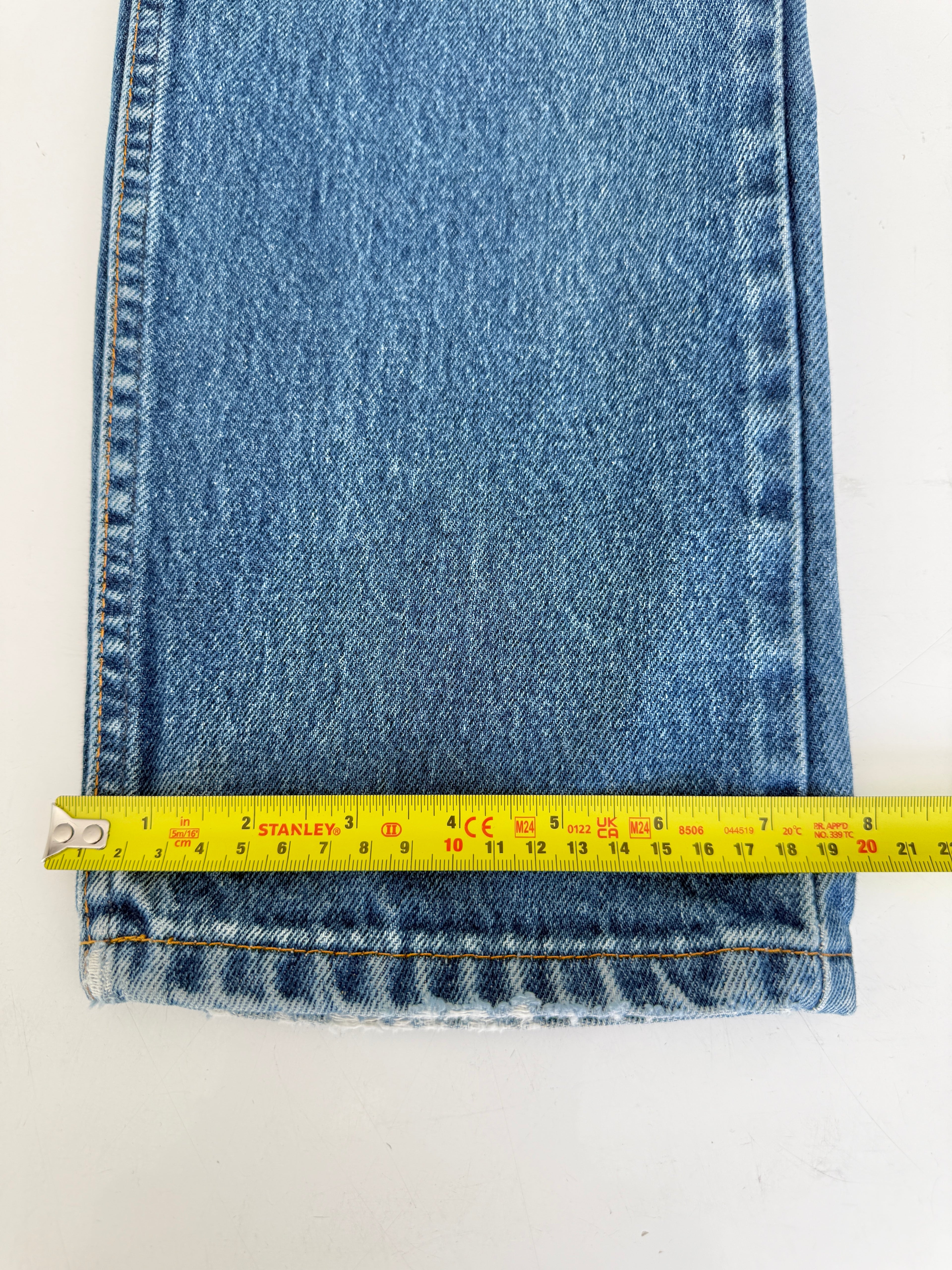 Soft W29 L31 vintage Levis 520 28/29” measured waist dark faded 520s 90s USA denim orange tab