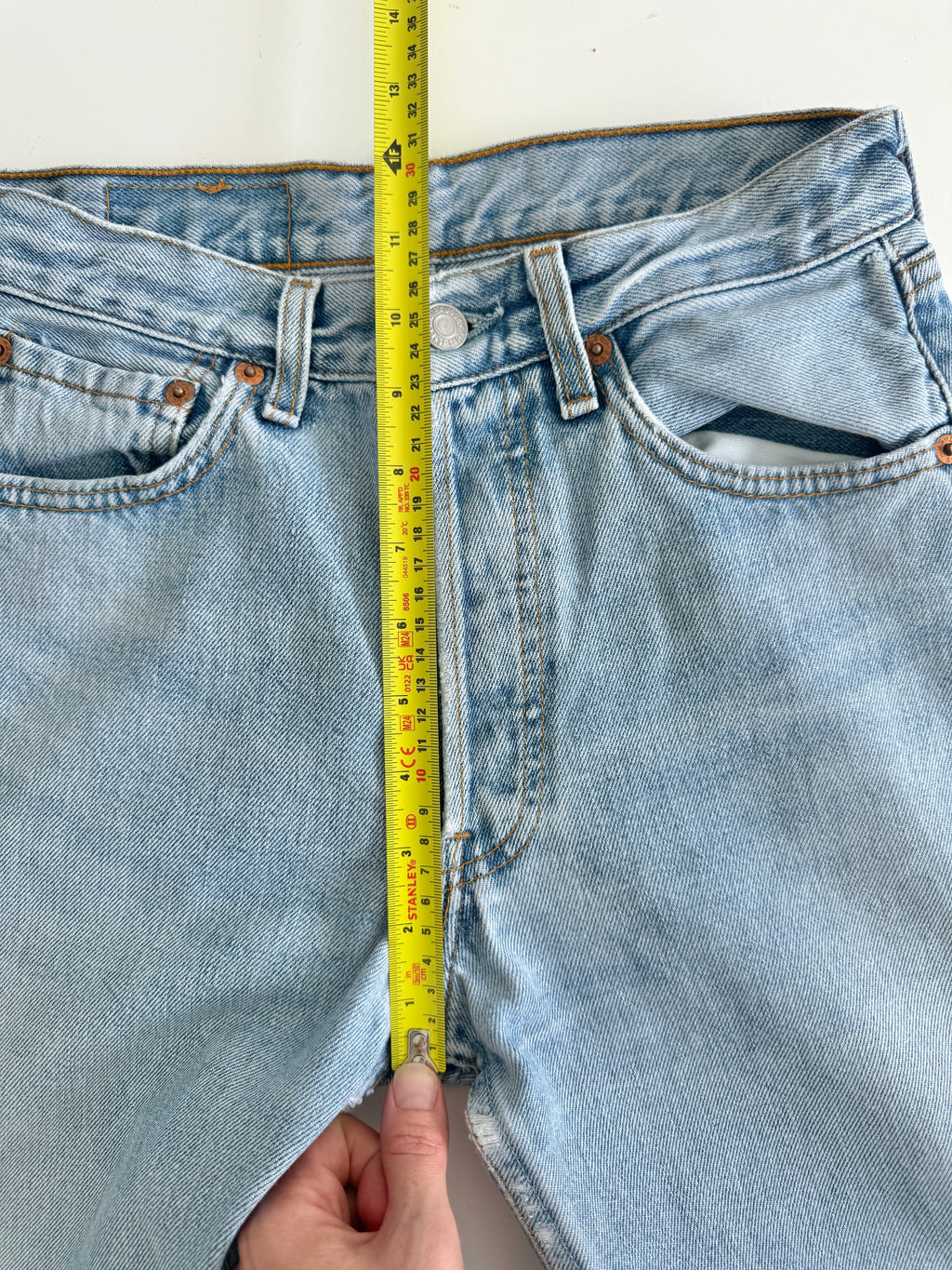 Soft W25 L31 vintage Levis 501 25” measured waist light blue 501s made in 90s