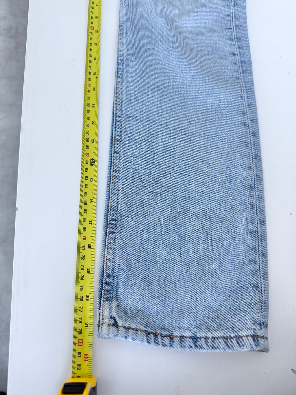 W25 L31 vintage Levis 501 24-25” measured light faded blue denim 90’s levi’s 501s