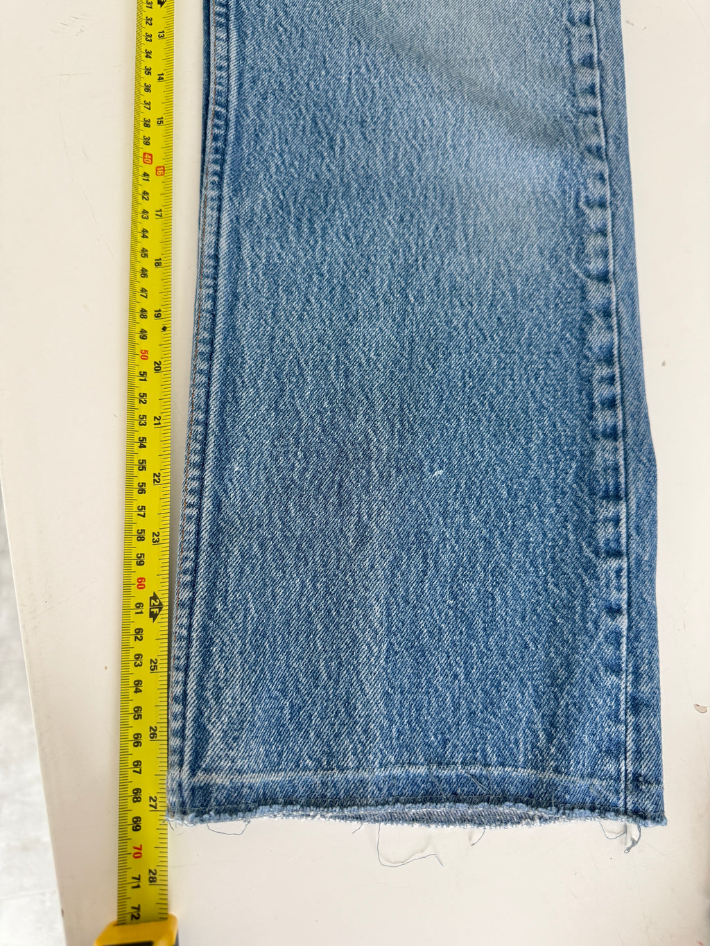 W31 L27 vintage Levis 501s 30/31” measured medium faded blue faded  80s 501s USA