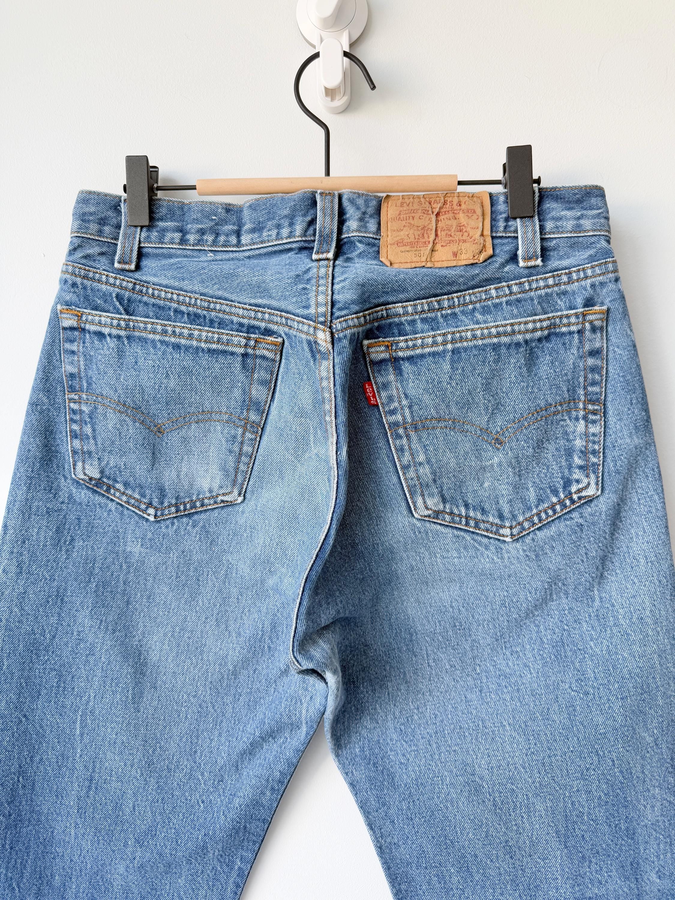 Levis 501s  vintage w30 L26 medium blue 501s made in USA 80s straight leg jeans 501 28”/30” waist