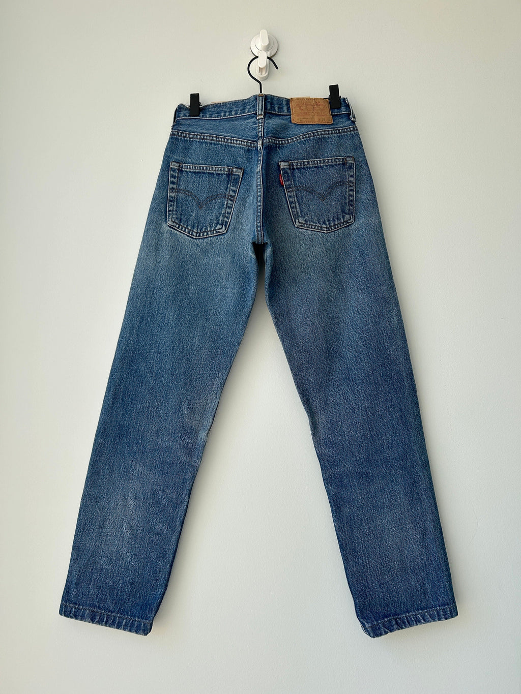 Levis 501 vintage w25 L27 Levi’s faded dark blue made in 80s straight leg 501 vintage Levi’s 501