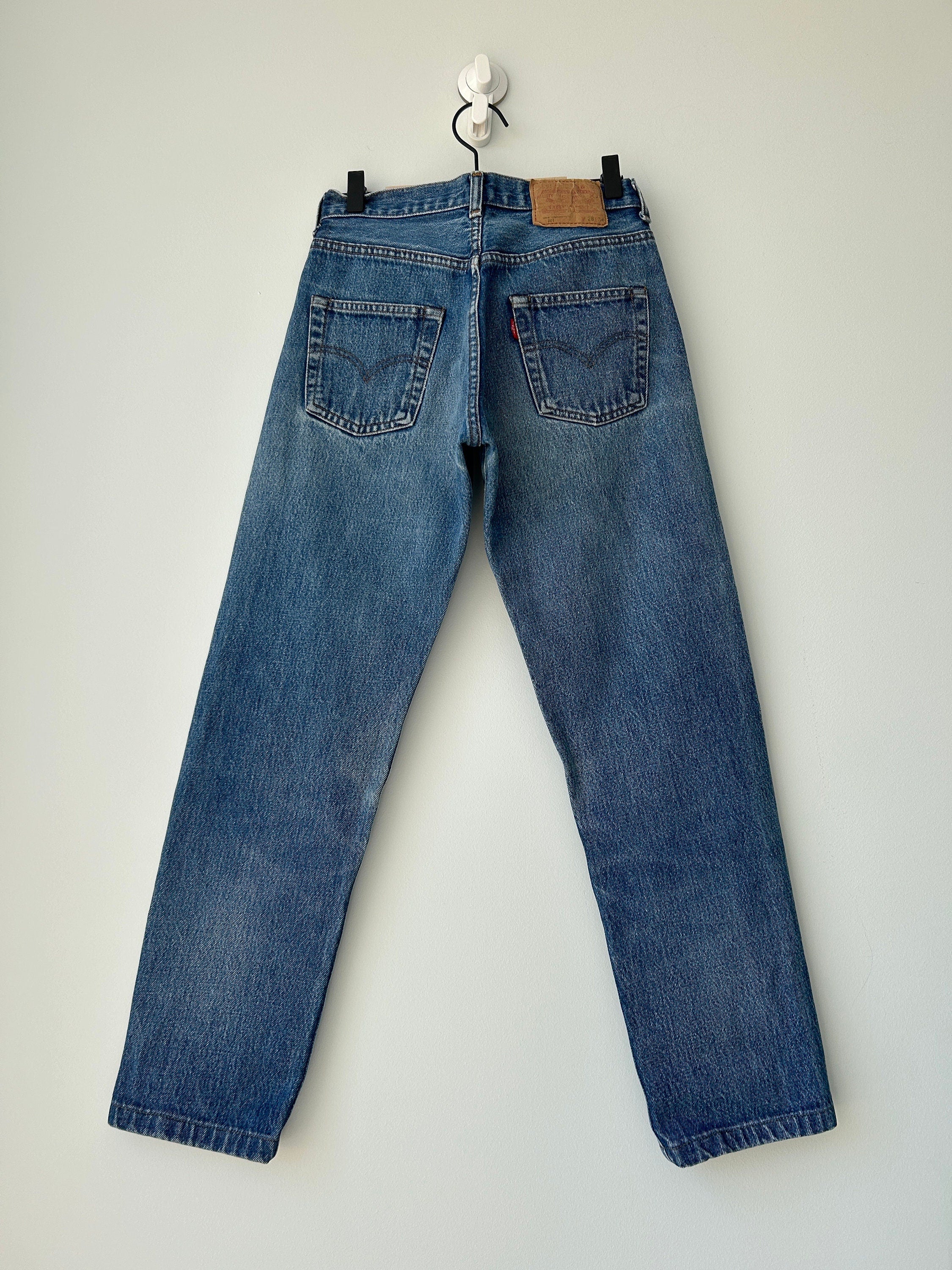 Levis 501 vintage w25 L27 Levi’s faded dark blue made in 80s straight leg 501 vintage Levi’s 501