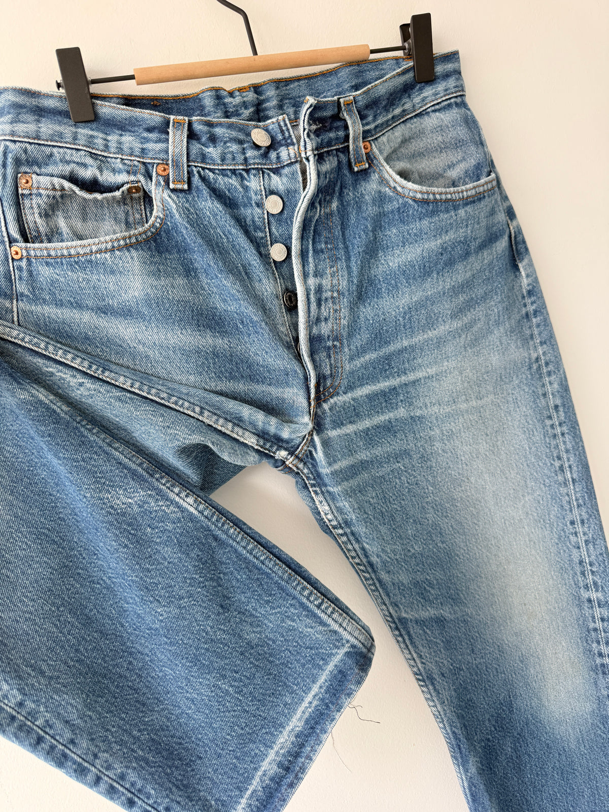 W29 L29 vintage Levis 501 dark faded blue 28/29” measured waist 501s 90s USA