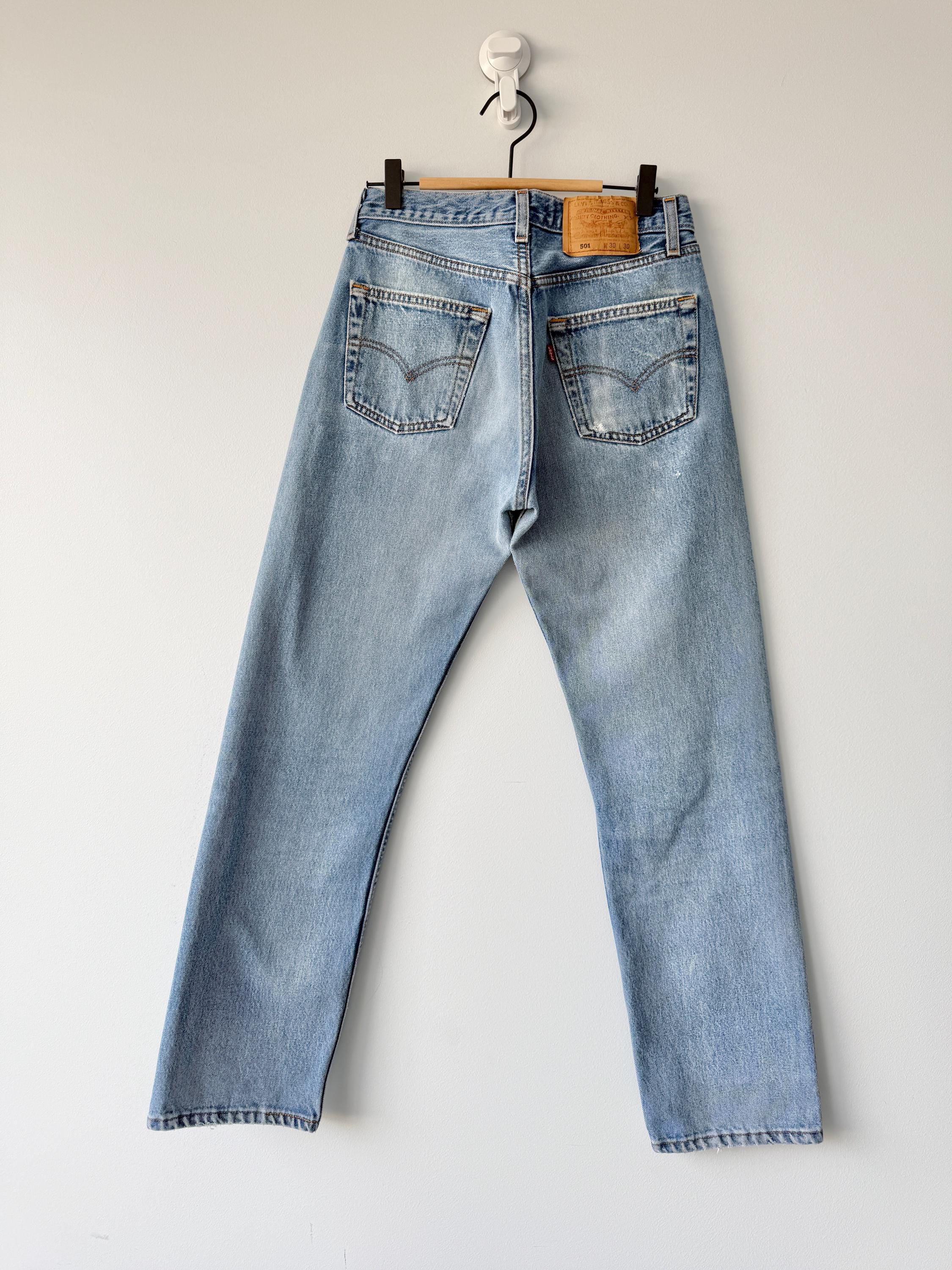 W28 L29 vintage Levis 501 27-28” measured waist faded made in USA 90s